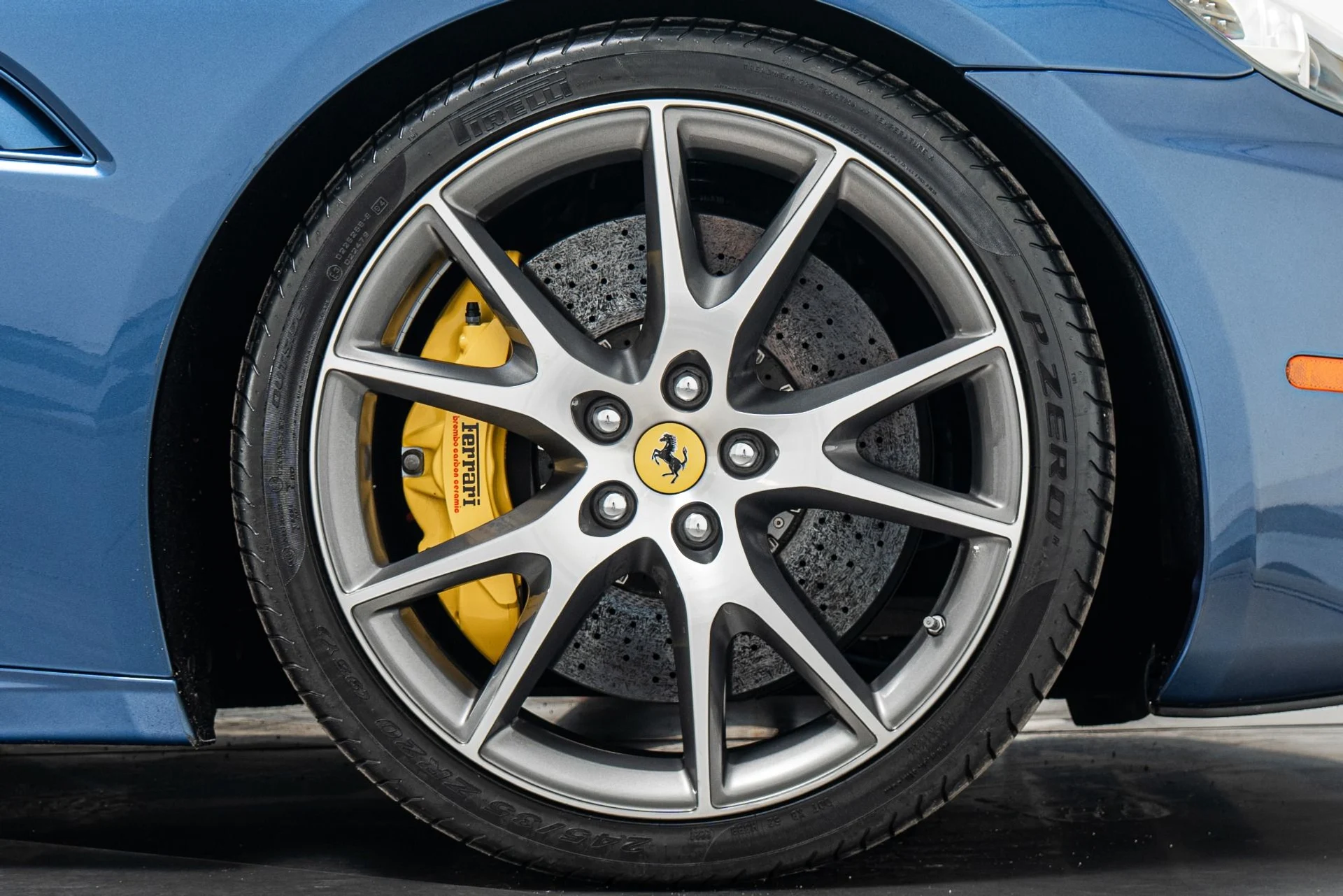 mph046_2354603381_Used_2010_Ferrari_California_1774646795_2fda1d8d39