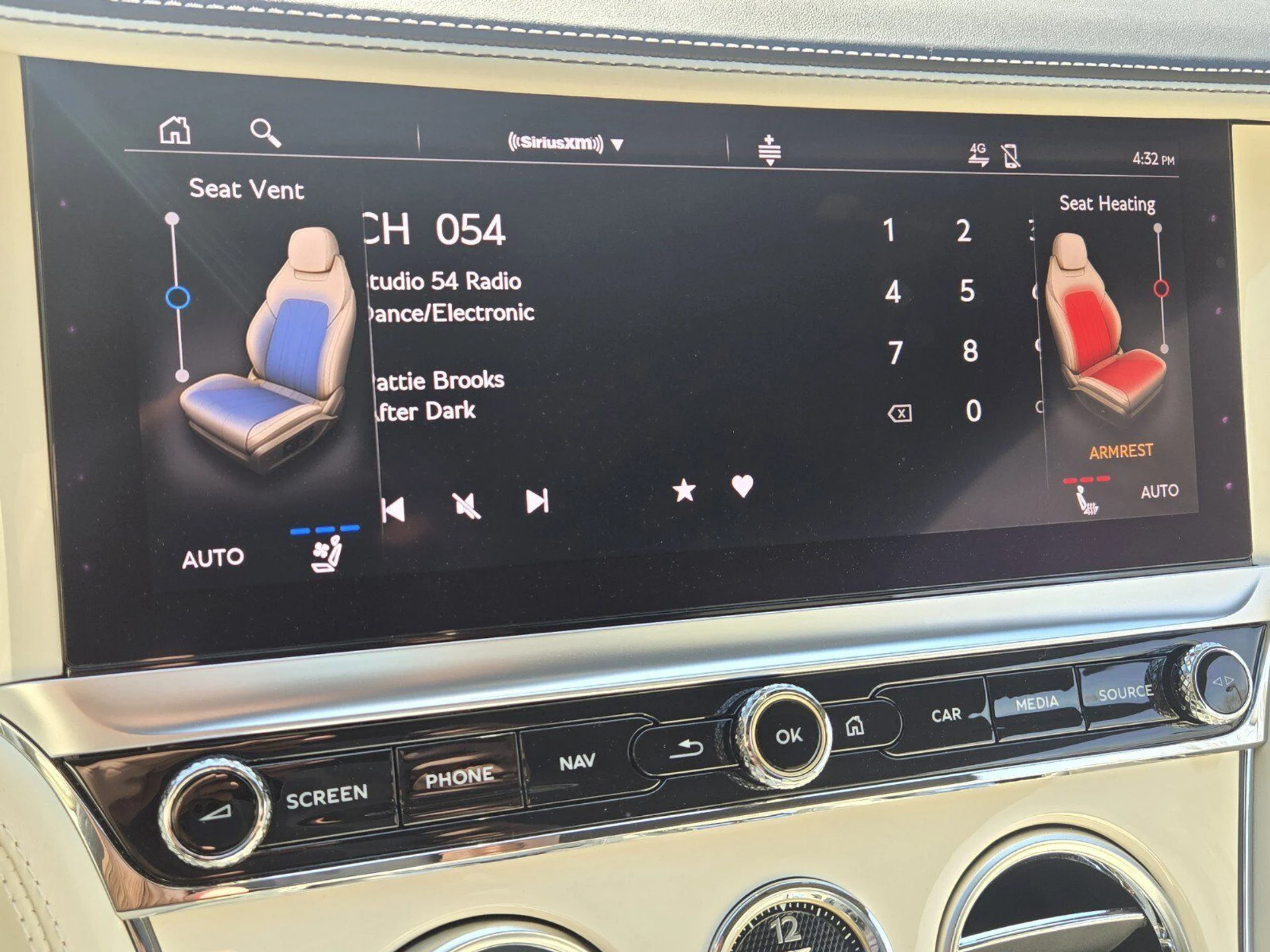 mph046_2358320113_42aa1746edcfe465abe4eb8396408ac5x_0d41c1a04b