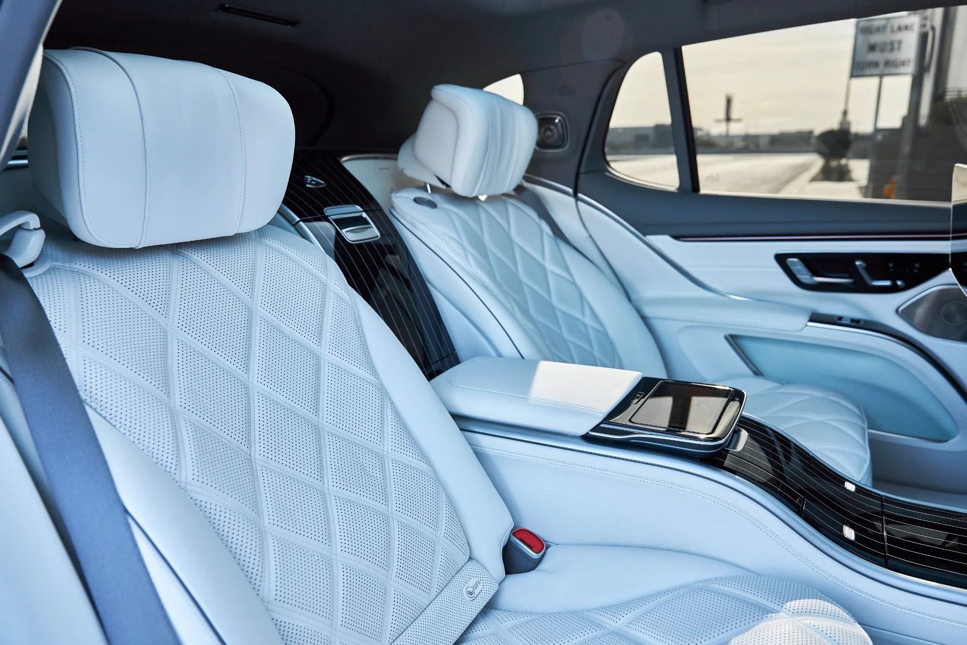 mph046_236933828_Used_2024_Mercedes_Benz_EQS_Maybach_EQS_680_1766455919_c0132ccfee