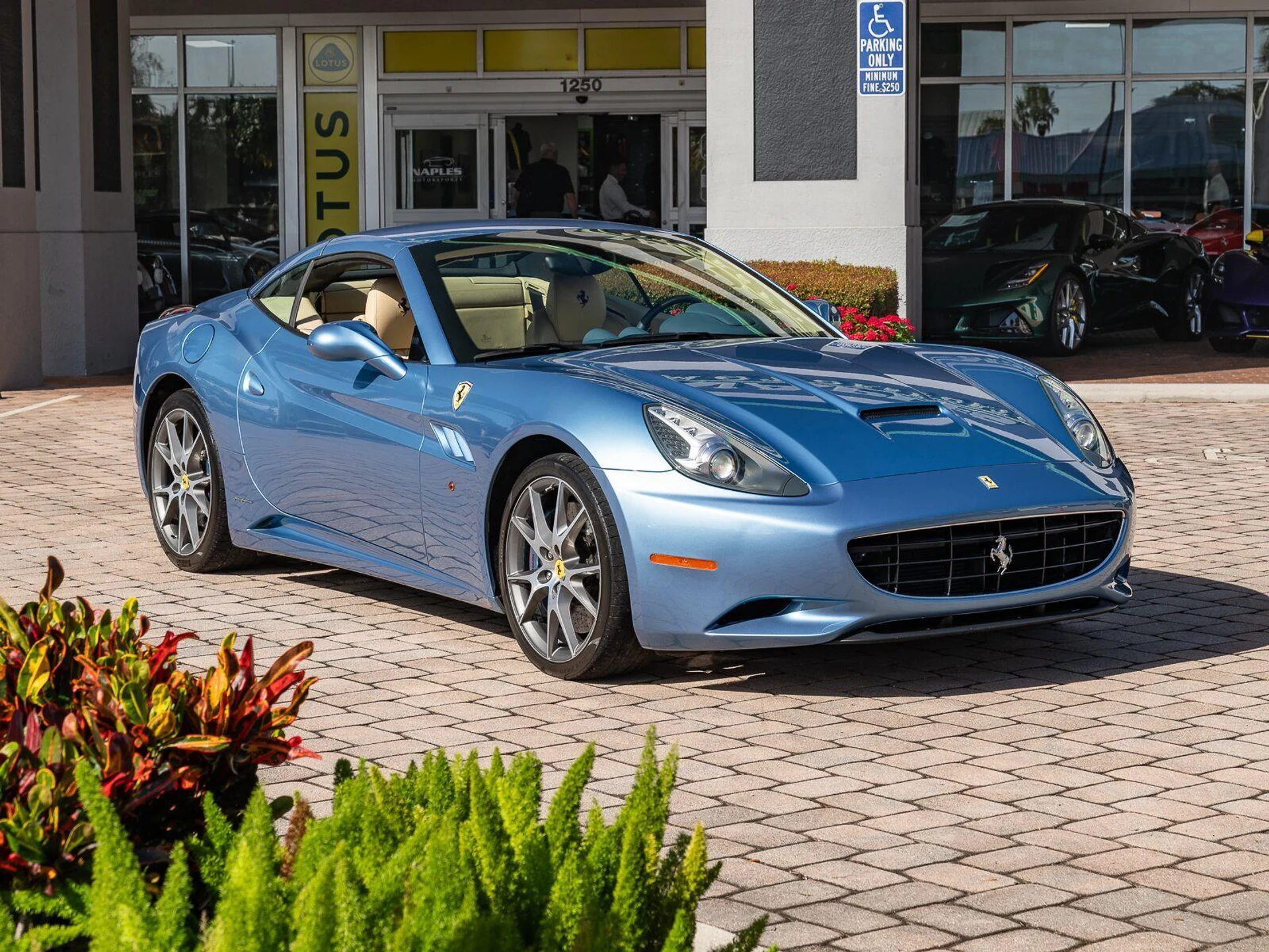 mph046_237021534_Used_2010_Ferrari_California_1793131324_0ee1b2cbe2