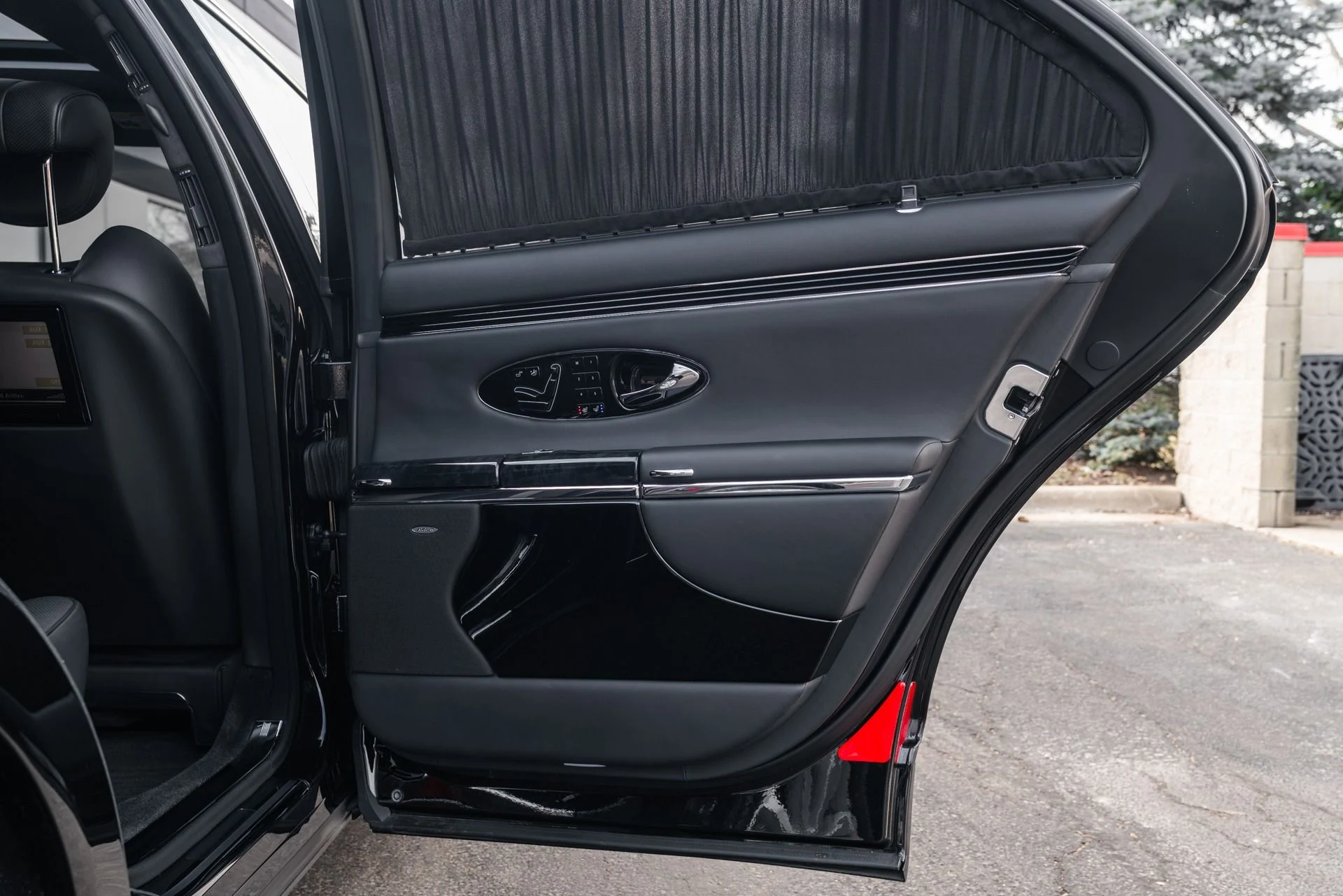 mph046_2370419615_11544_p47_l_2dcfd50372