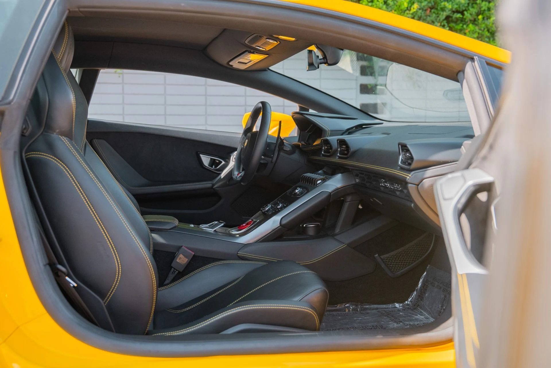 mph046_2370652198_Used_2018_Lamborghini_Huracan_LP_580_2_1762289031_e4c79e7813