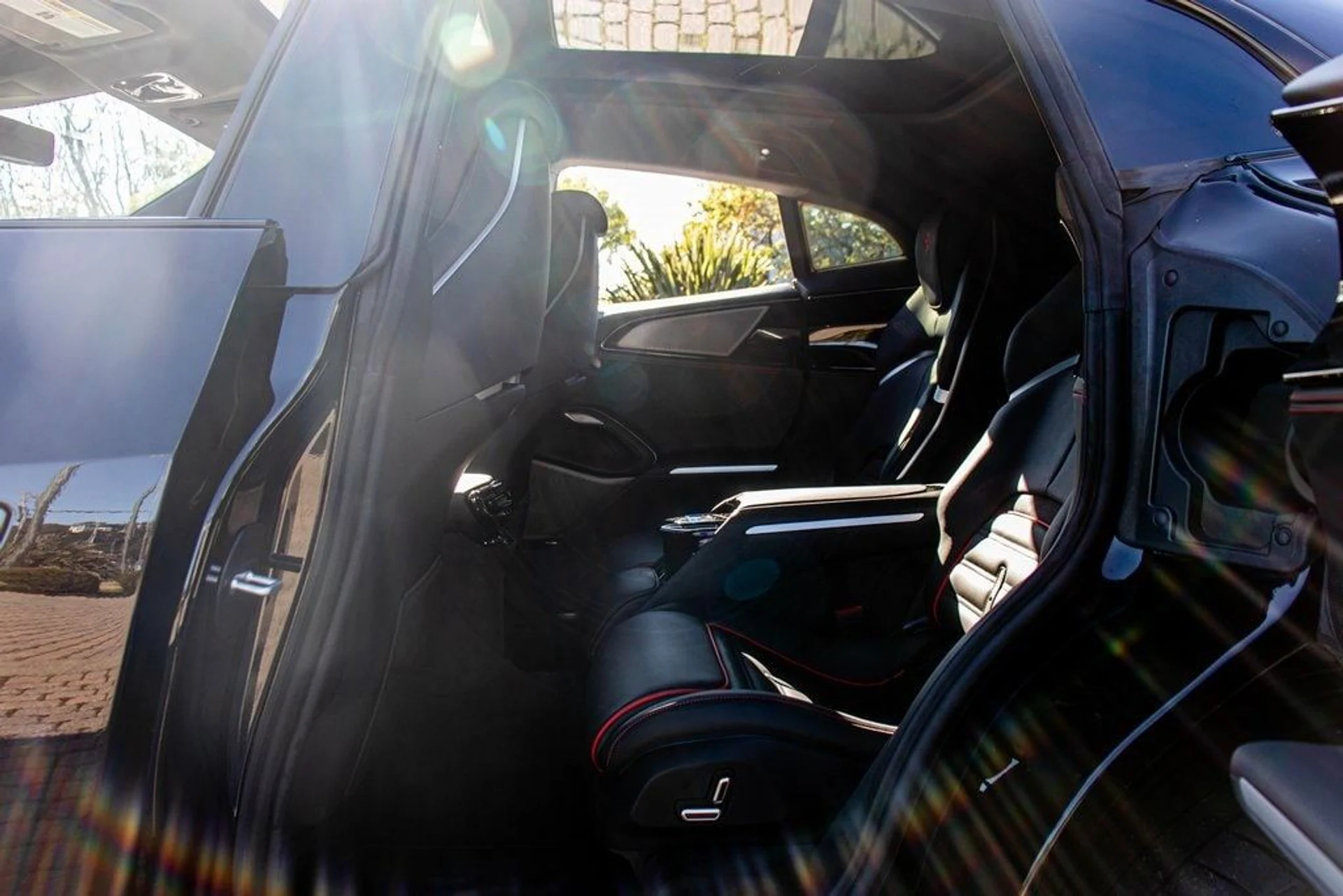 mph046_2378233875_73020f84a5195decd84c9976ad5091fbx_298b670e48