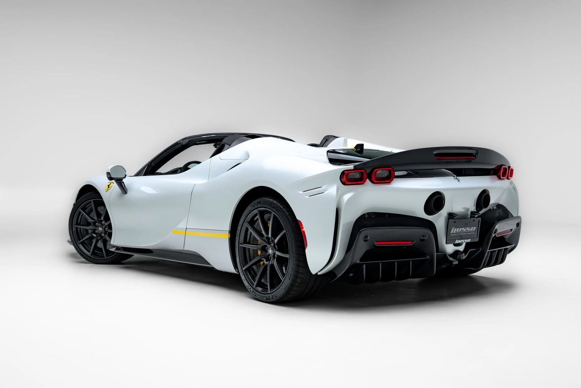 mph046_2385875701_Used_2024_Ferrari_SF_90_Spider_1777485050_d97f077319