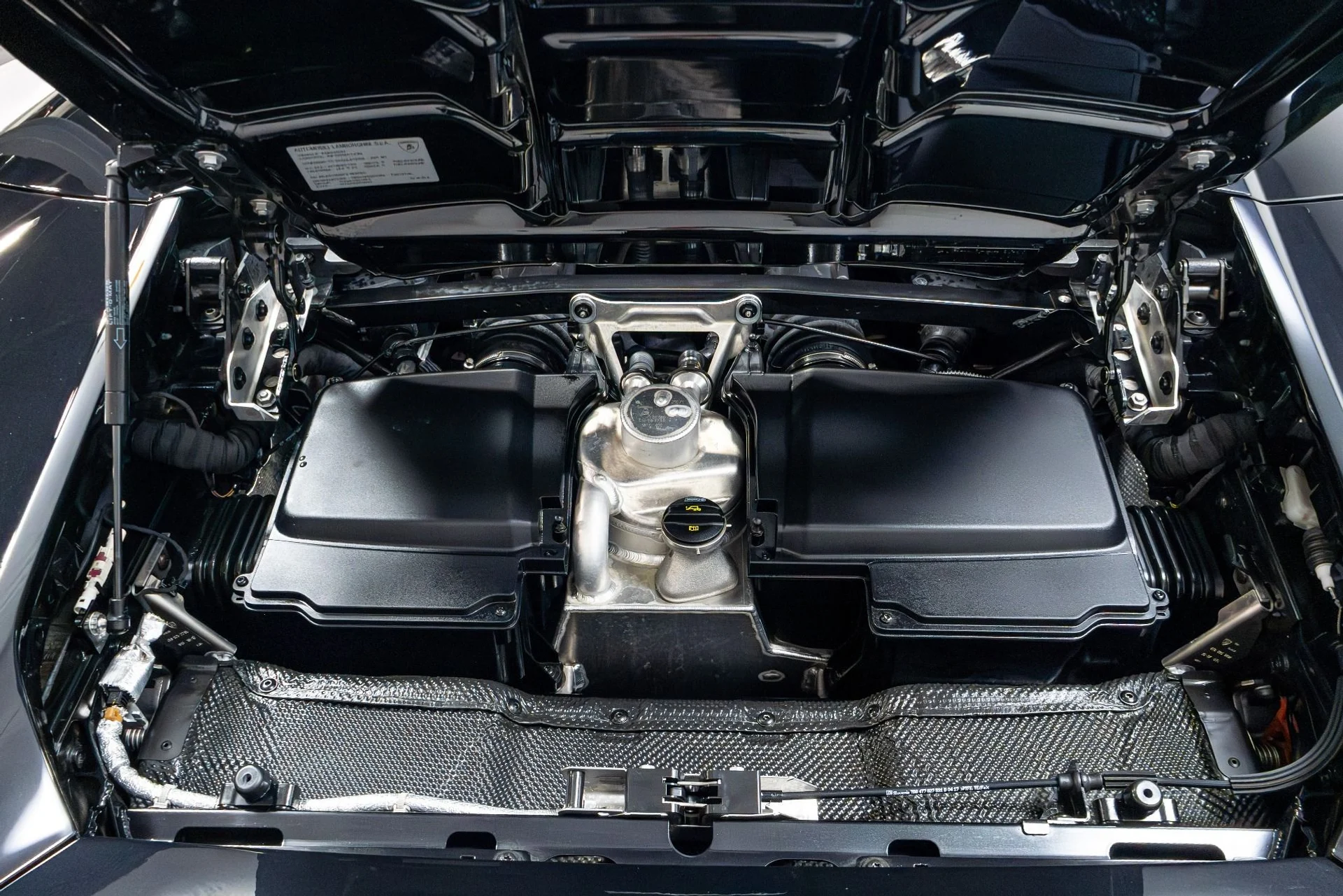 mph046_2413070732_Used_2017_Lamborghini_Huracan_1775865662_ceaa6de10c