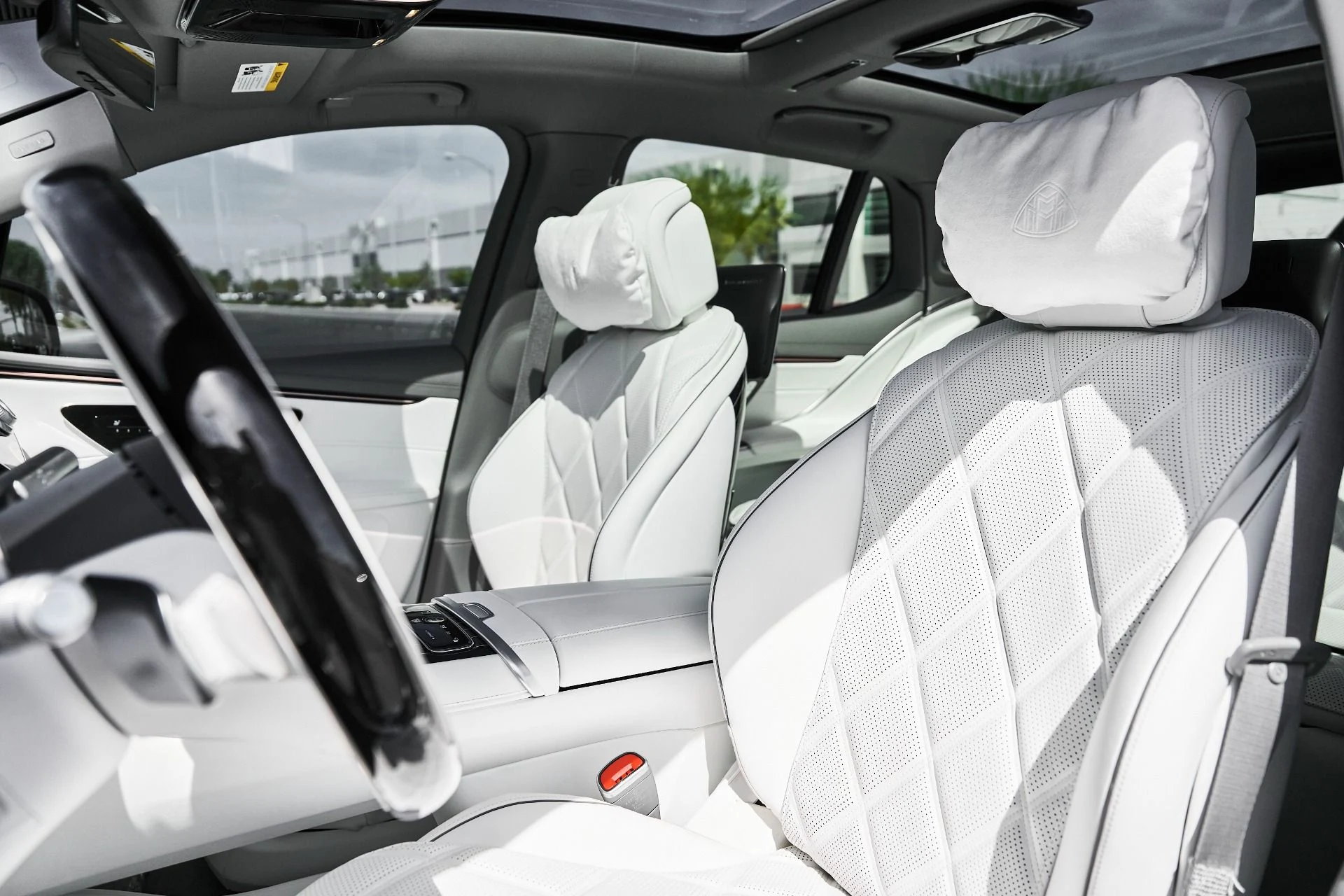 mph046_2415311369_Used_2024_Mercedes_Benz_EQS_Maybach_EQS_680_1774575214_1b2b171be0