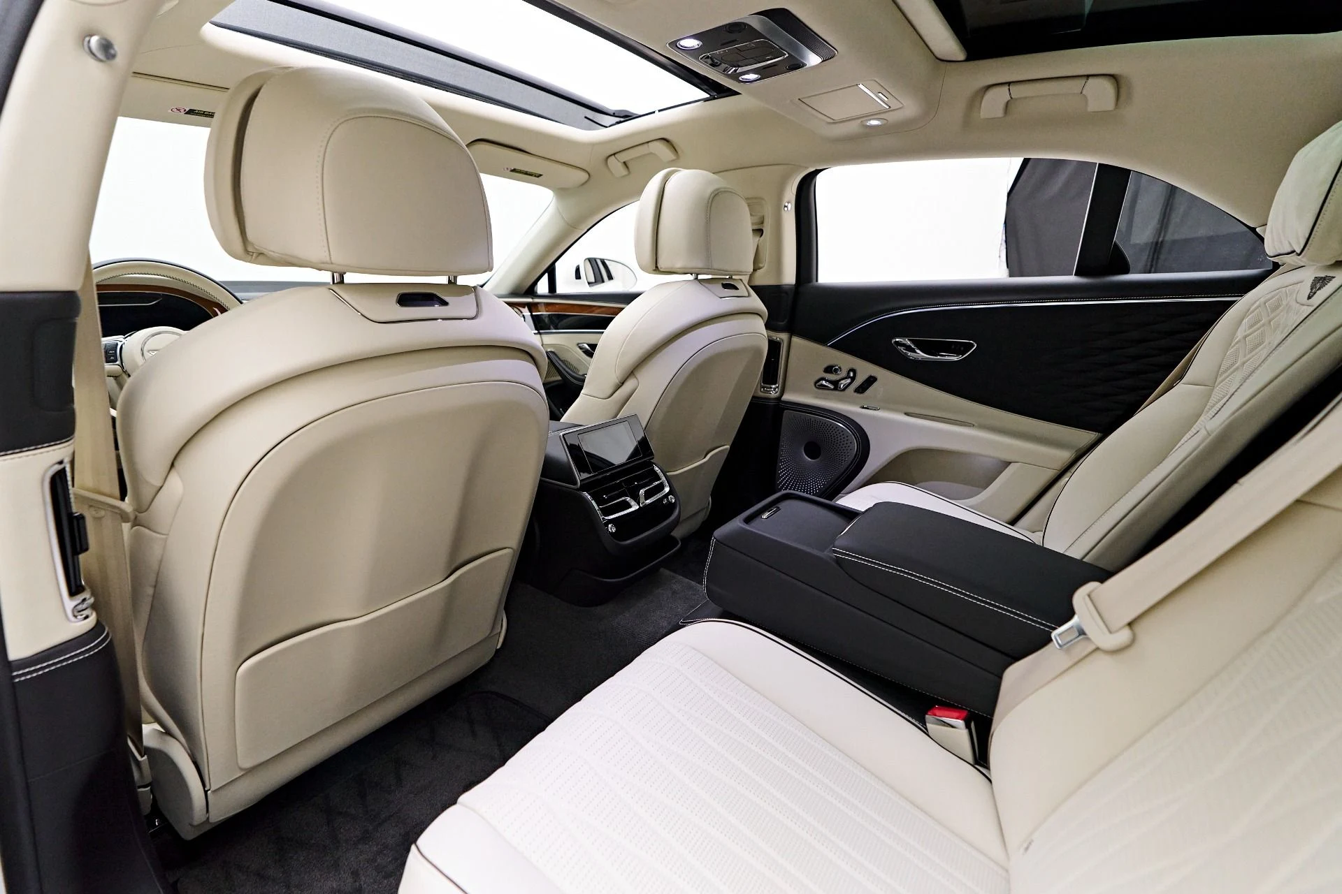 mph046_241548827_Used_2021_Bentley_Flying_Spur_V8_1755391879_d6b9a31c74