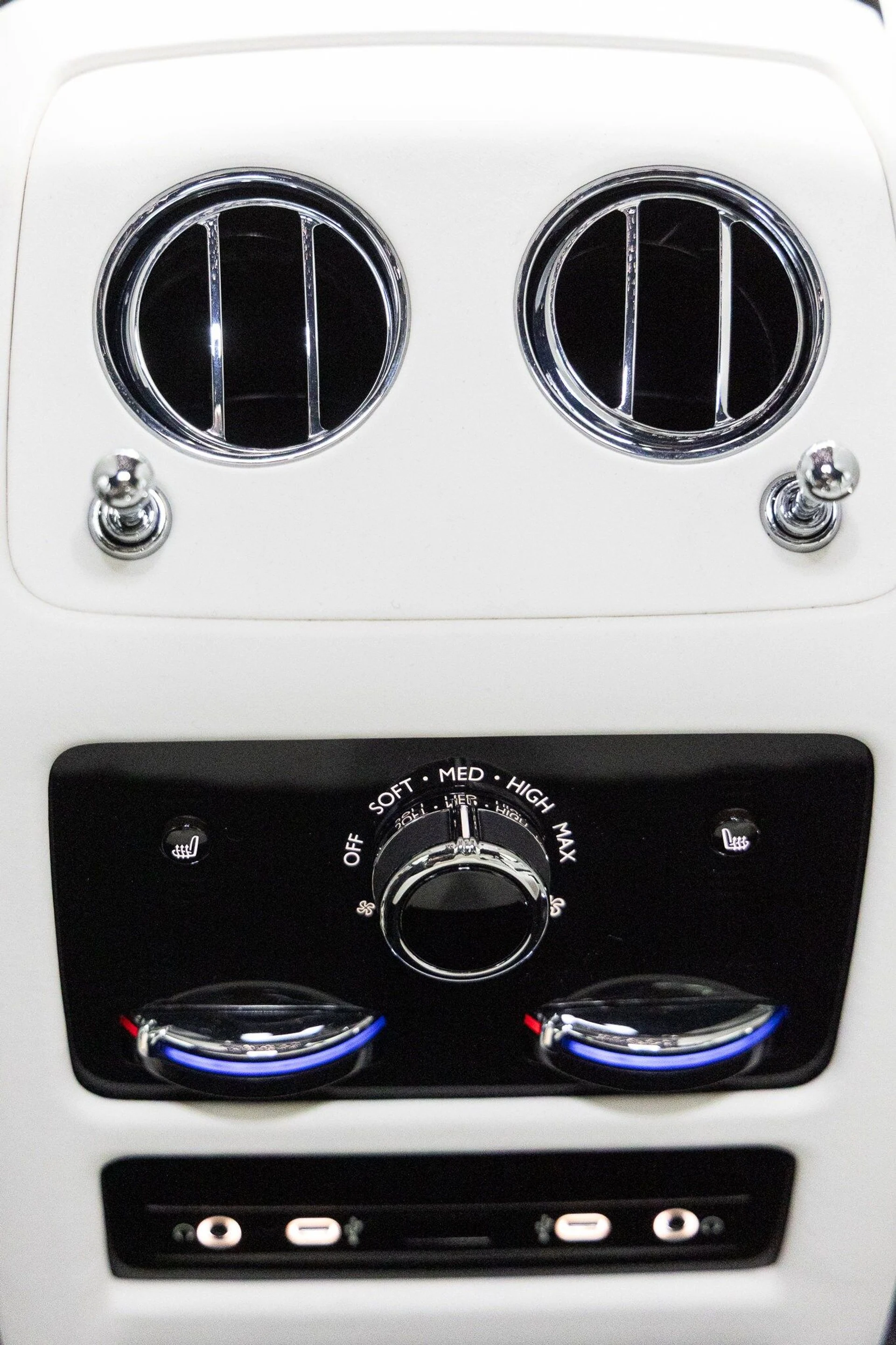 mph046_2423778825_f7684253f50f6a53b214f73cb69fbf59x_dd7b78ef4a