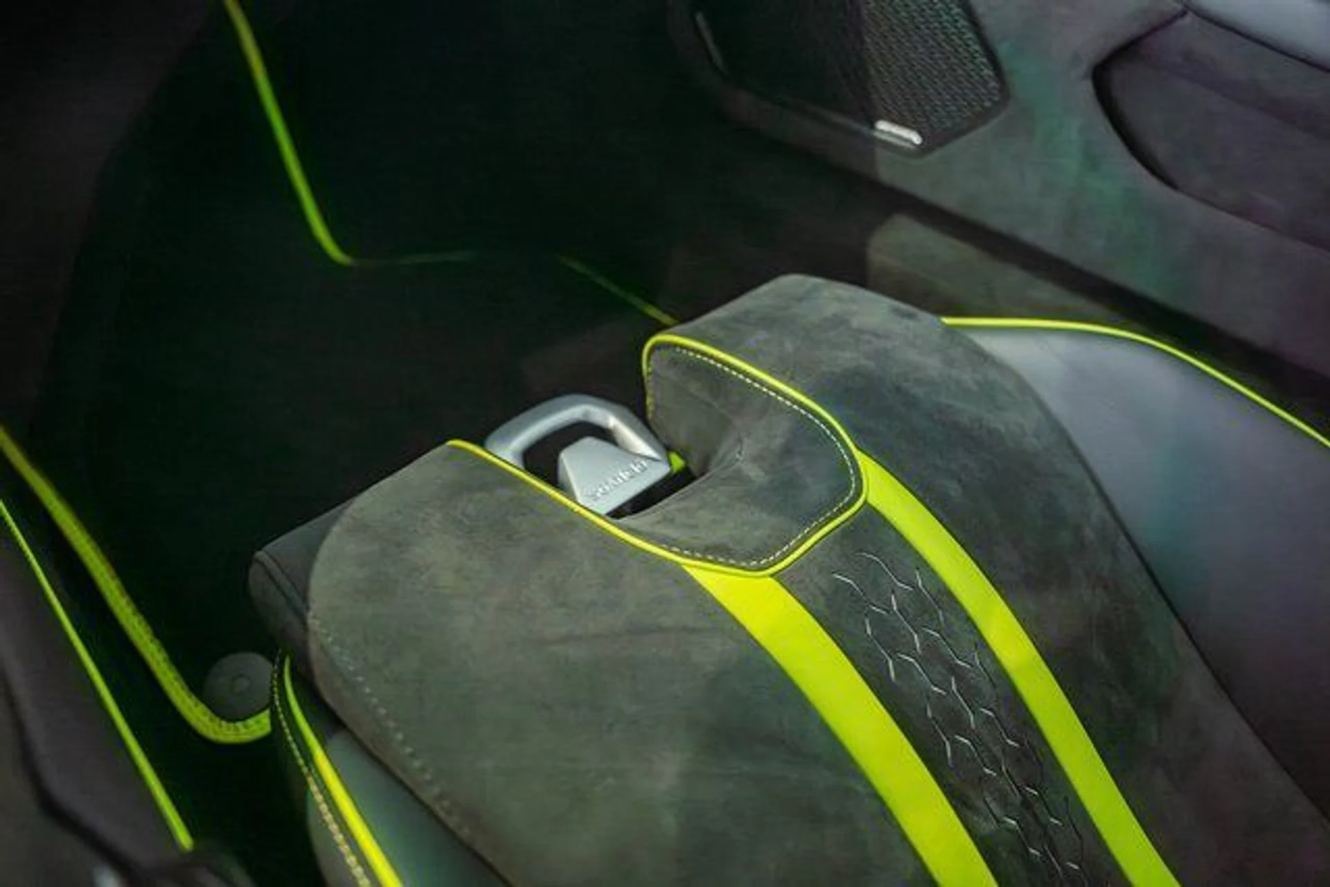 mph046_2424369447_45baab4a11854bb1f2ff6b1abd57641c_5a44ccc6d9