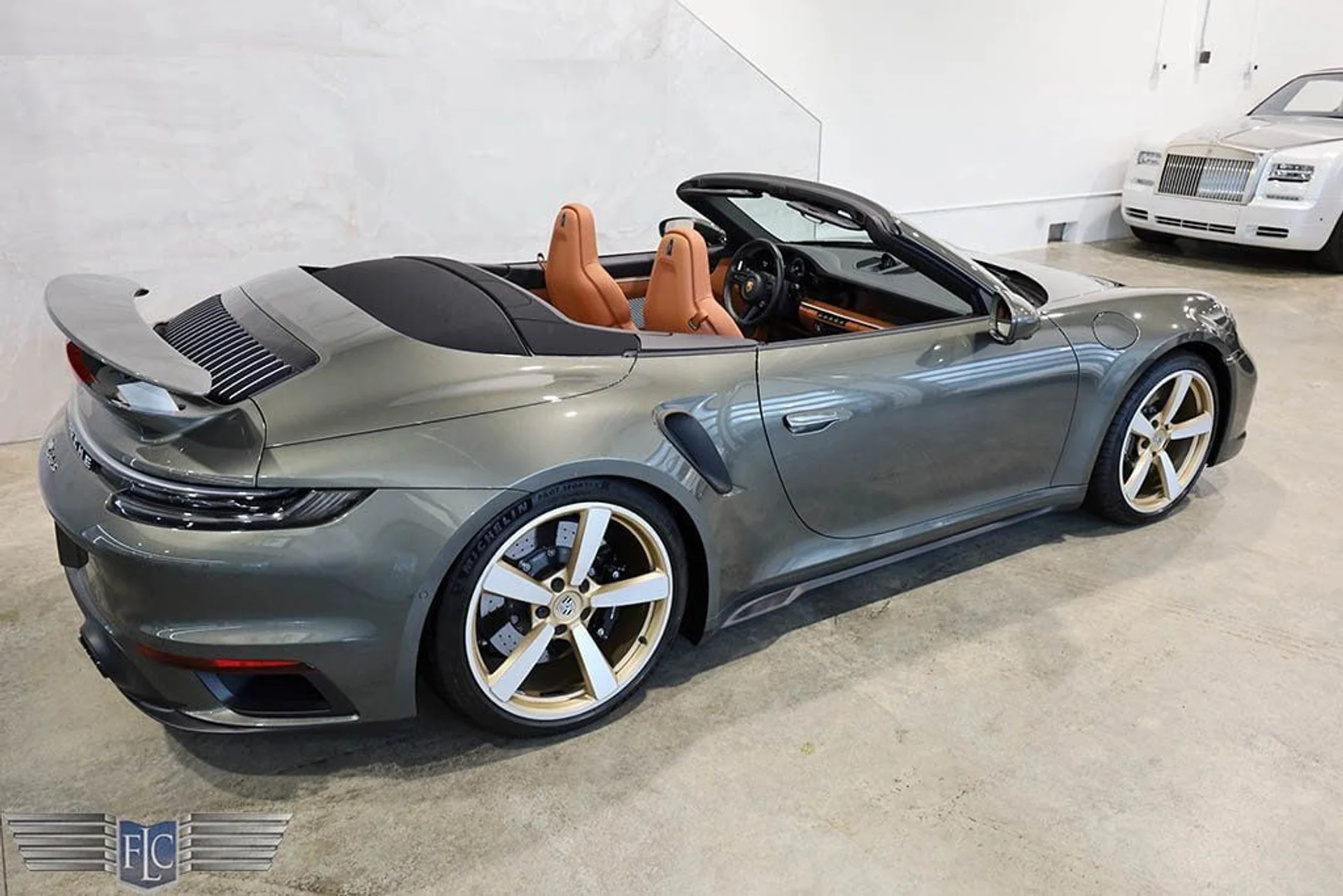 mph046_2425013291_used_2024_porsche_911_turboscabriolet_9689_22927458_47_1024_2cb4f9e291