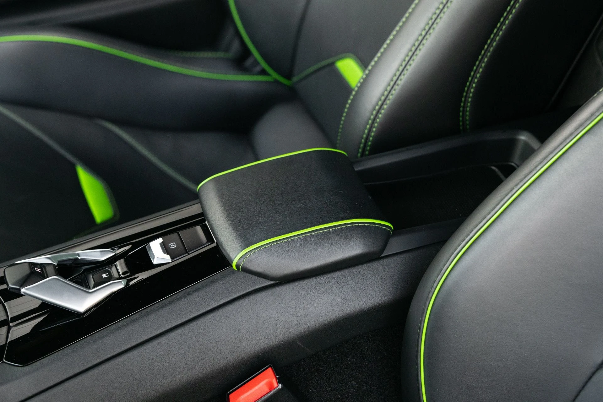 mph046_244149559_Used_2020_Lamborghini_Huracan_EVO_1770872075_94ceb5fcdd