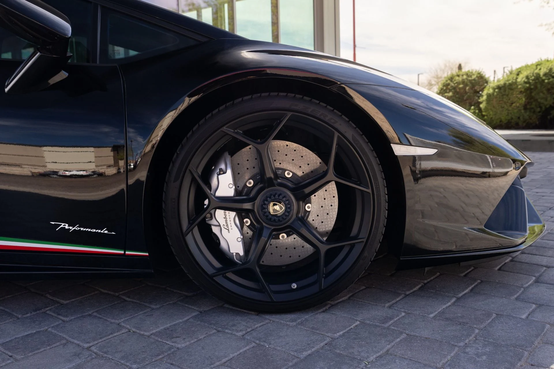 mph046_2450208991_Used_2018_Lamborghini_Huracan_LP_640_4_Performante_Spyder_1772832384_8e0734aecd