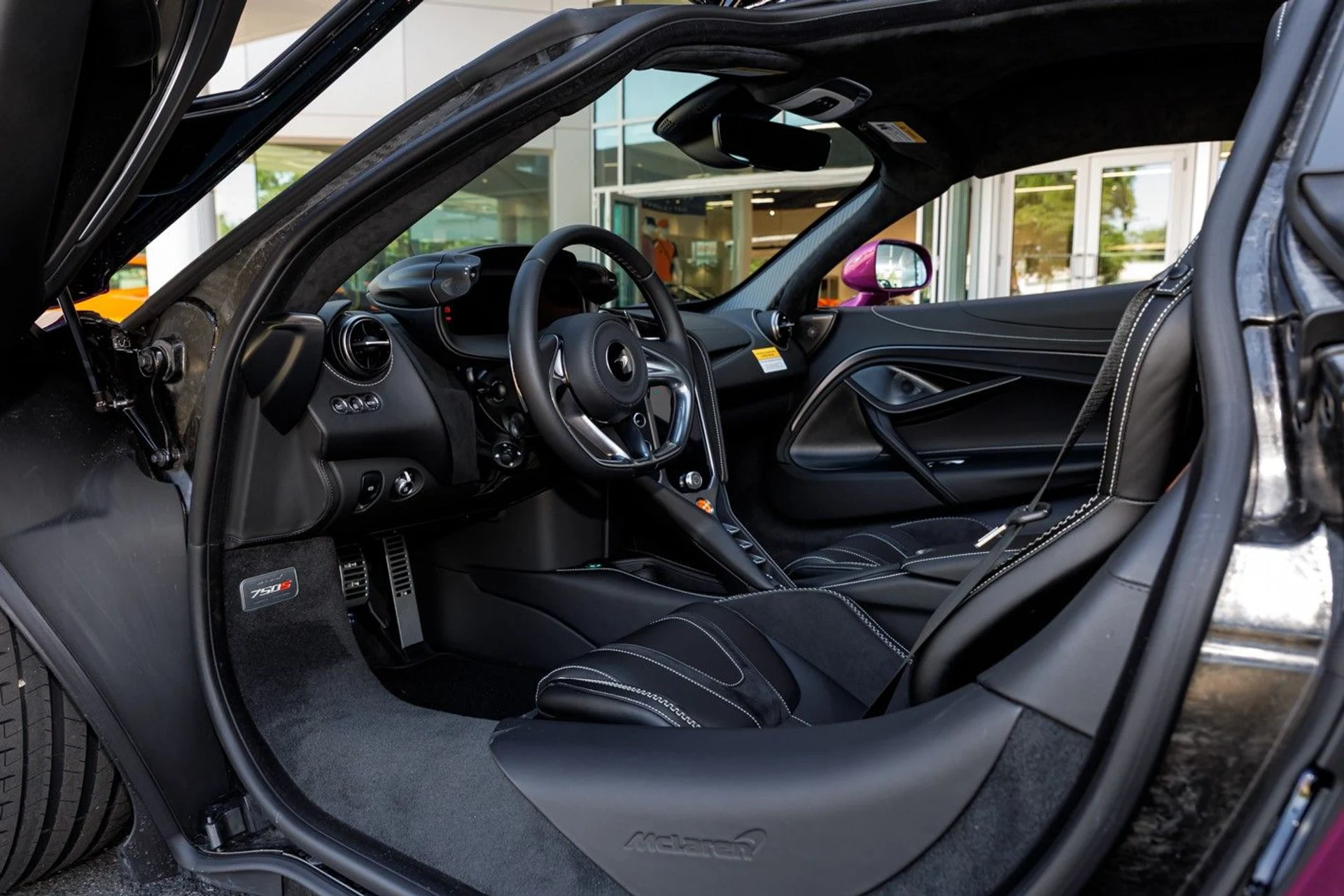 mph046_245933761_676_p55_l_fed5744bea