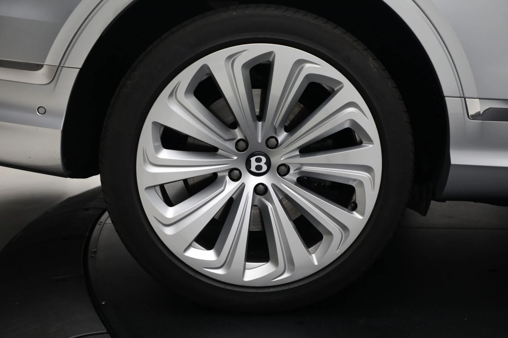 mph046_2469577993_Used_2021_Bentley_Bentayga_V8_fbb6328c68
