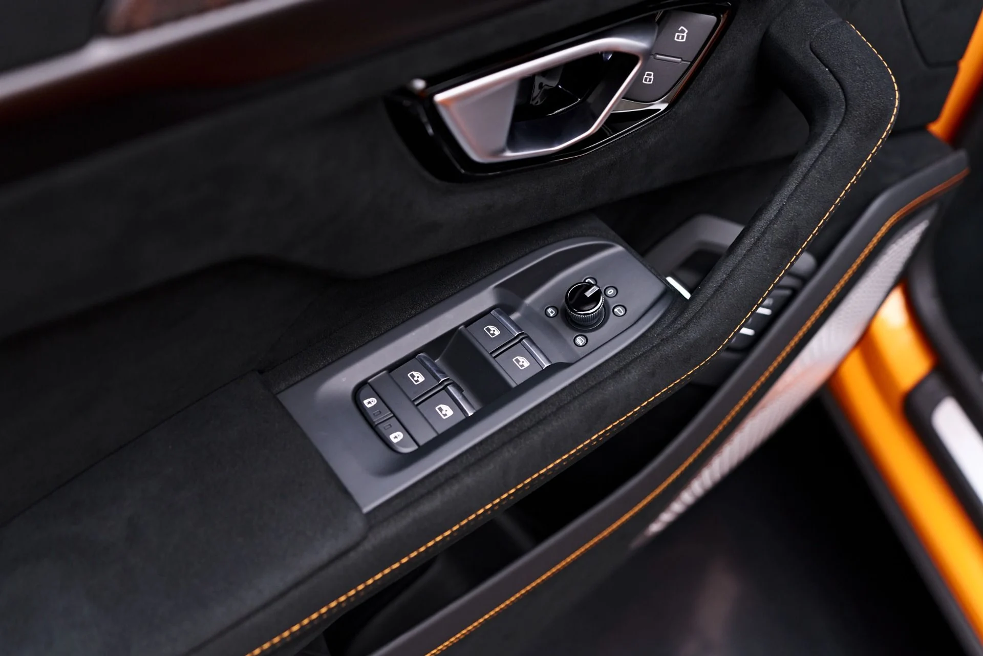 mph046_2478010294_Used_2023_Lamborghini_Urus_Performante_1758074145_1151665143