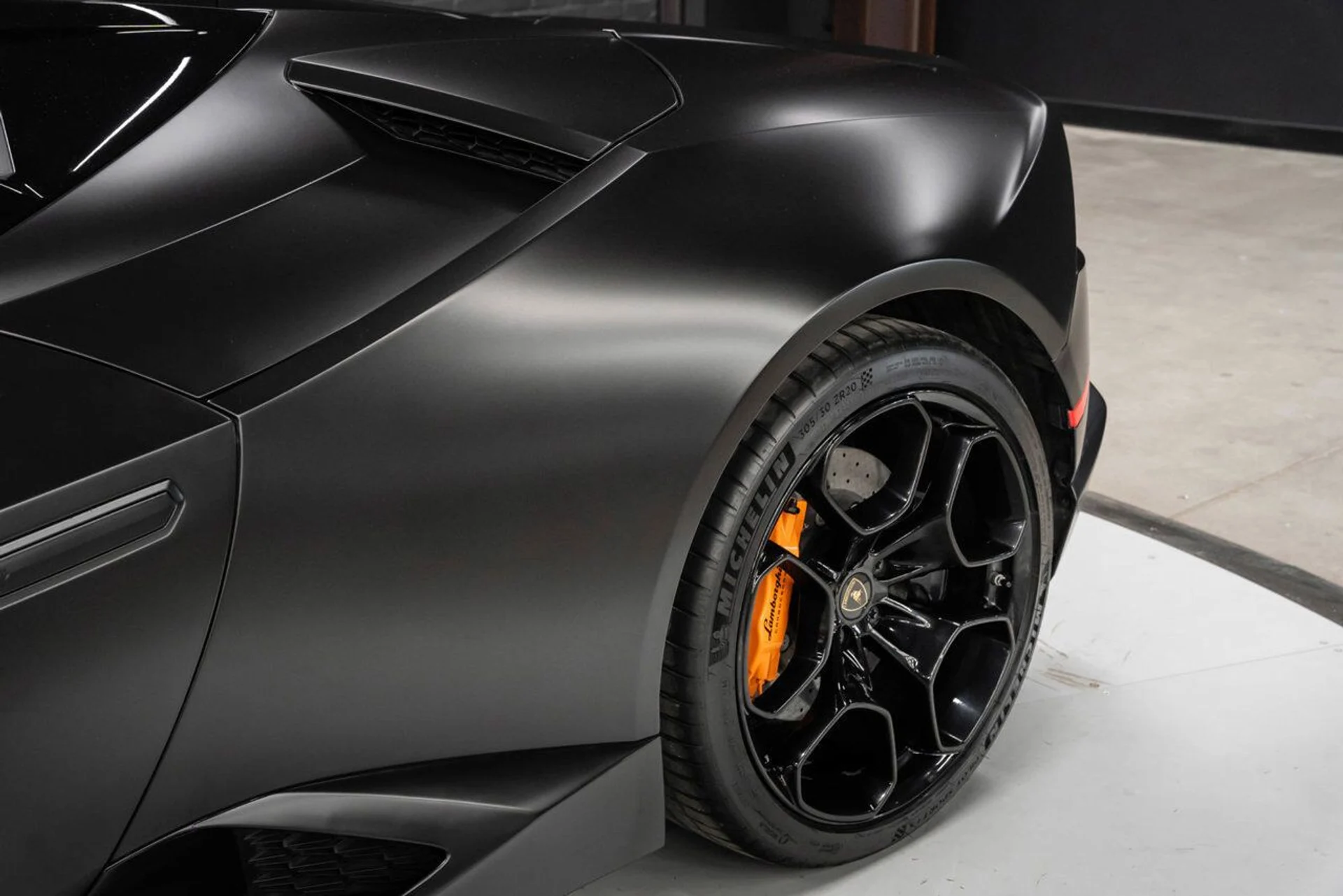 mph046_2484550289_lamborghini_huracan_2016_c6b4449ca2