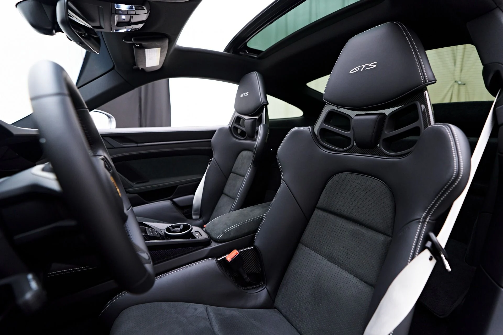 mph046_2495490017_Used_2024_Porsche_911_Carrera_4_GTS_1753409003_e34f7dc22d