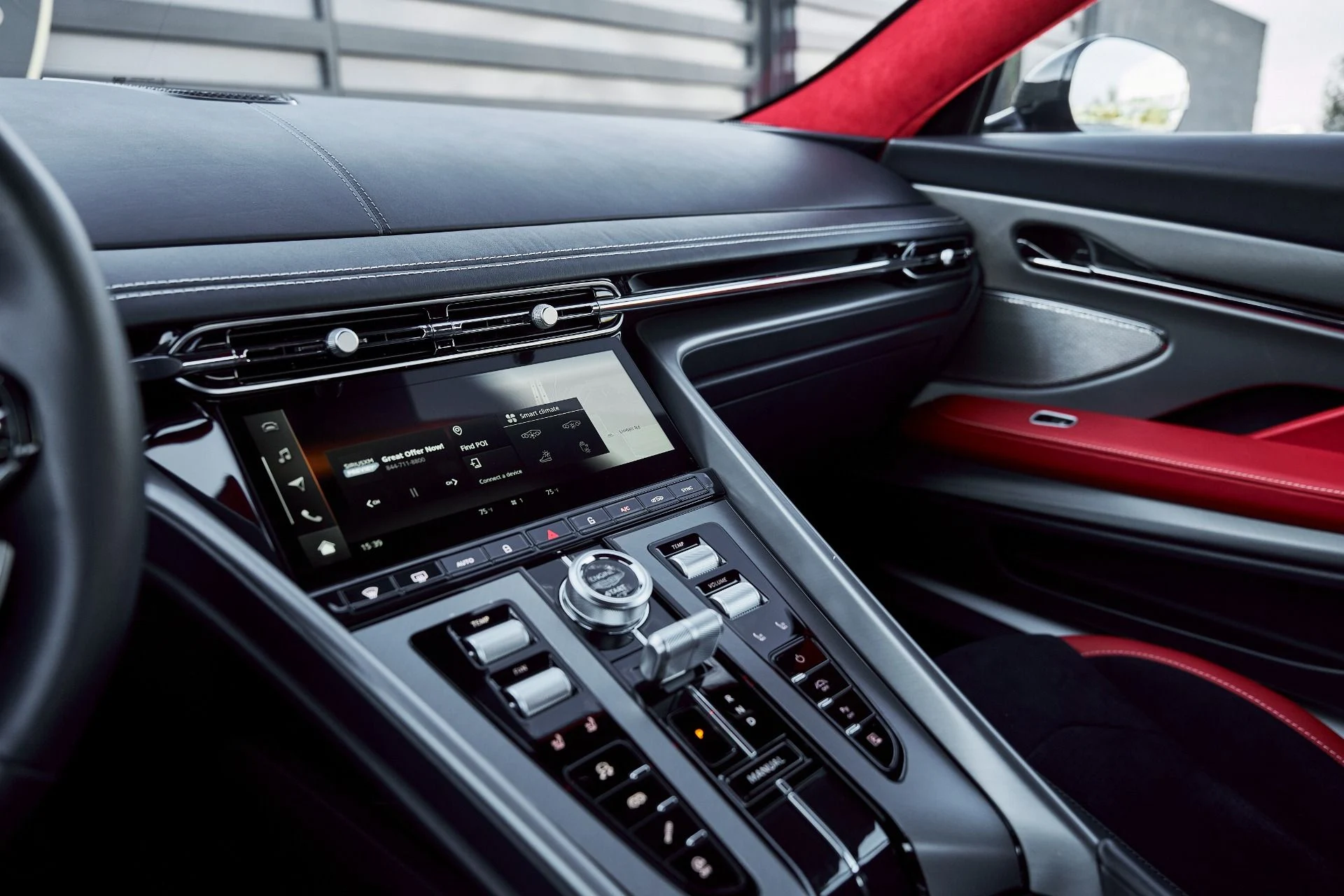 mph046_2512412120_Used_2024_Aston_Martin_DB_12_1767840048_a162490cc3