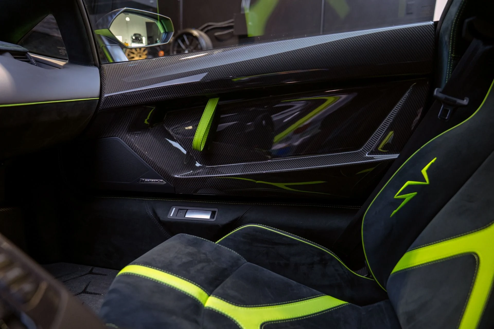mph046_2514694346_Used_2016_Lamborghini_Aventador_LP_750_4_SV_1791299177_a5f84a99ff