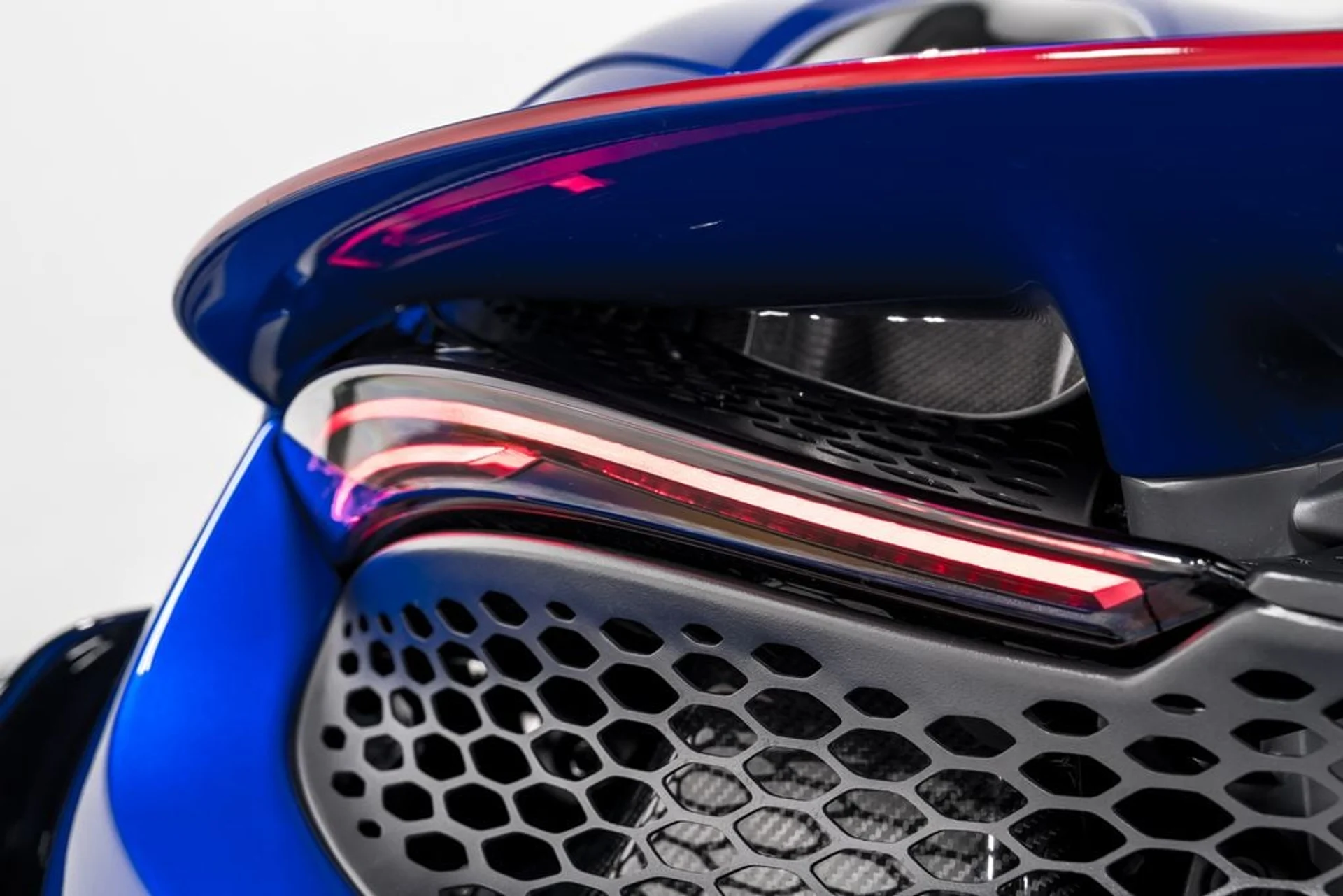 mph046_2527654558_b775e594bdcfa8f5d2ff0edcc22620b6x_24113e0aef