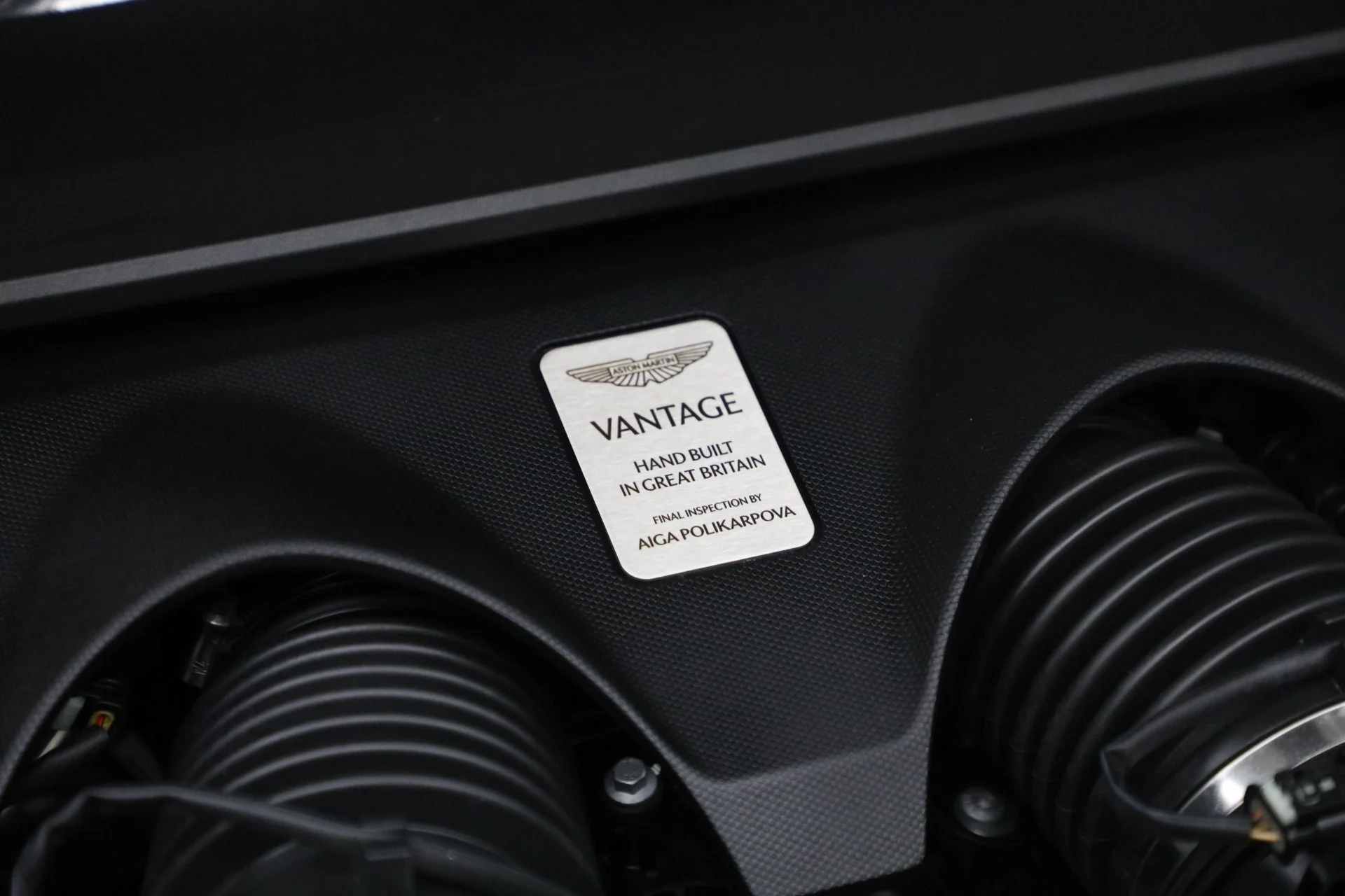 mph046_2529595959_New_2026_Aston_Martin_Vantage_Roadster_1762286648_7cb9ca8f71