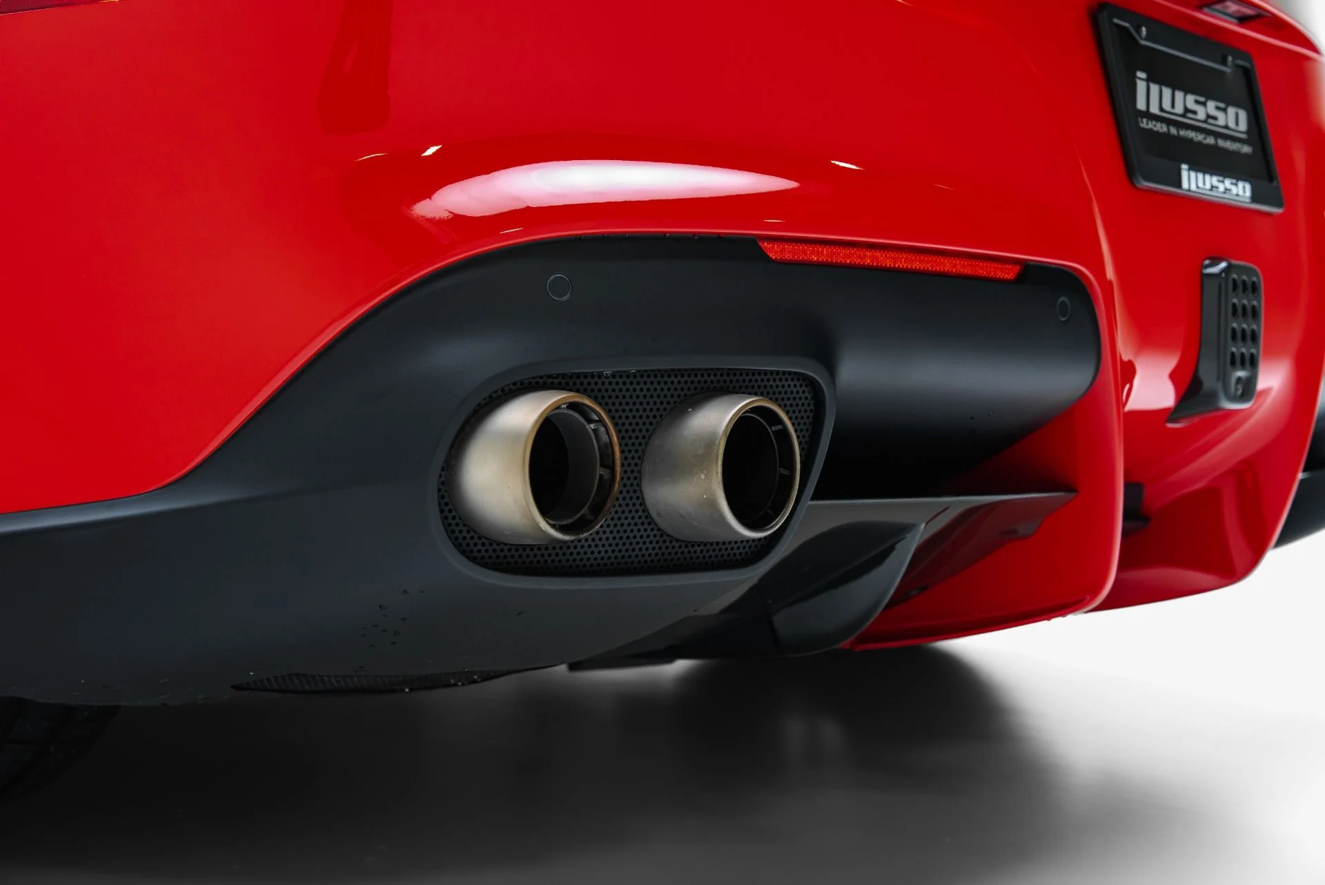 mph046_2536108844_Used_2017_Ferrari_F12berlinetta_1791838742_d0a1c36b0c