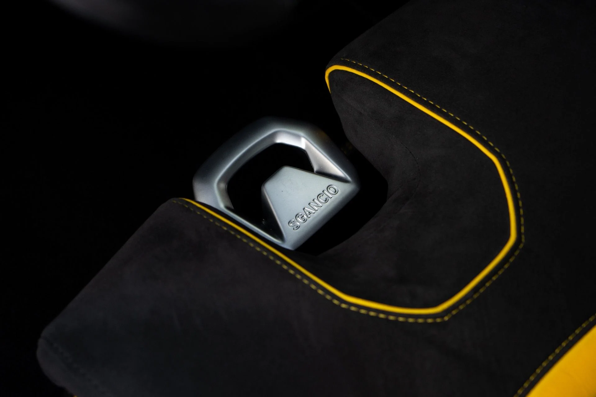 mph046_2551449165_Used_2022_Lamborghini_Huracan_EVO_1764129423_ac558148f2