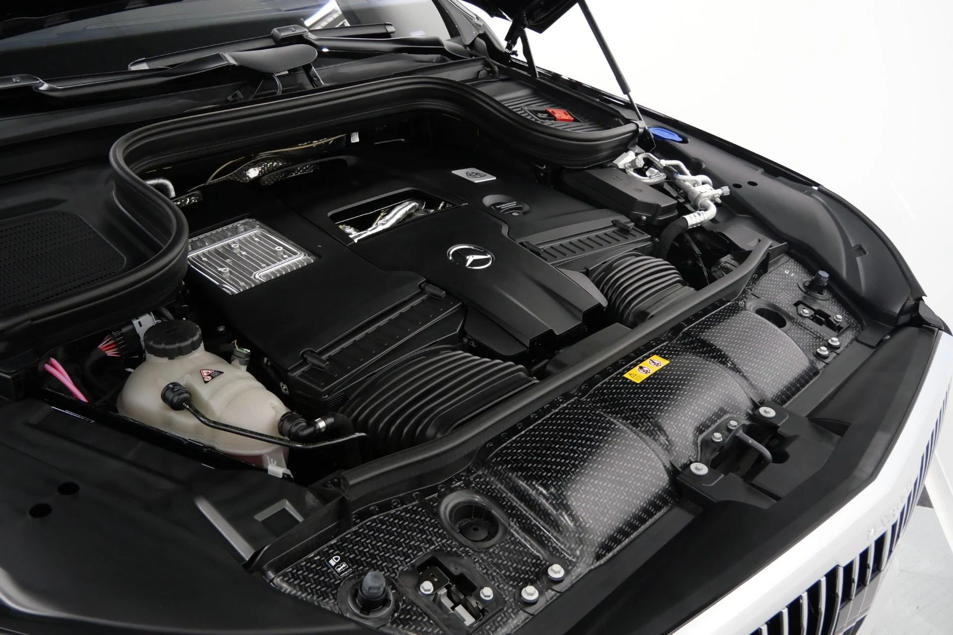 mph046_256511310_Used_2025_Mercedes_Benz_Maybach_GLS_600_4_MATIC_Monoblock_Wheels_4_Seat_Configuration_Rear_Entertainment_1776793710_f5748d32fc