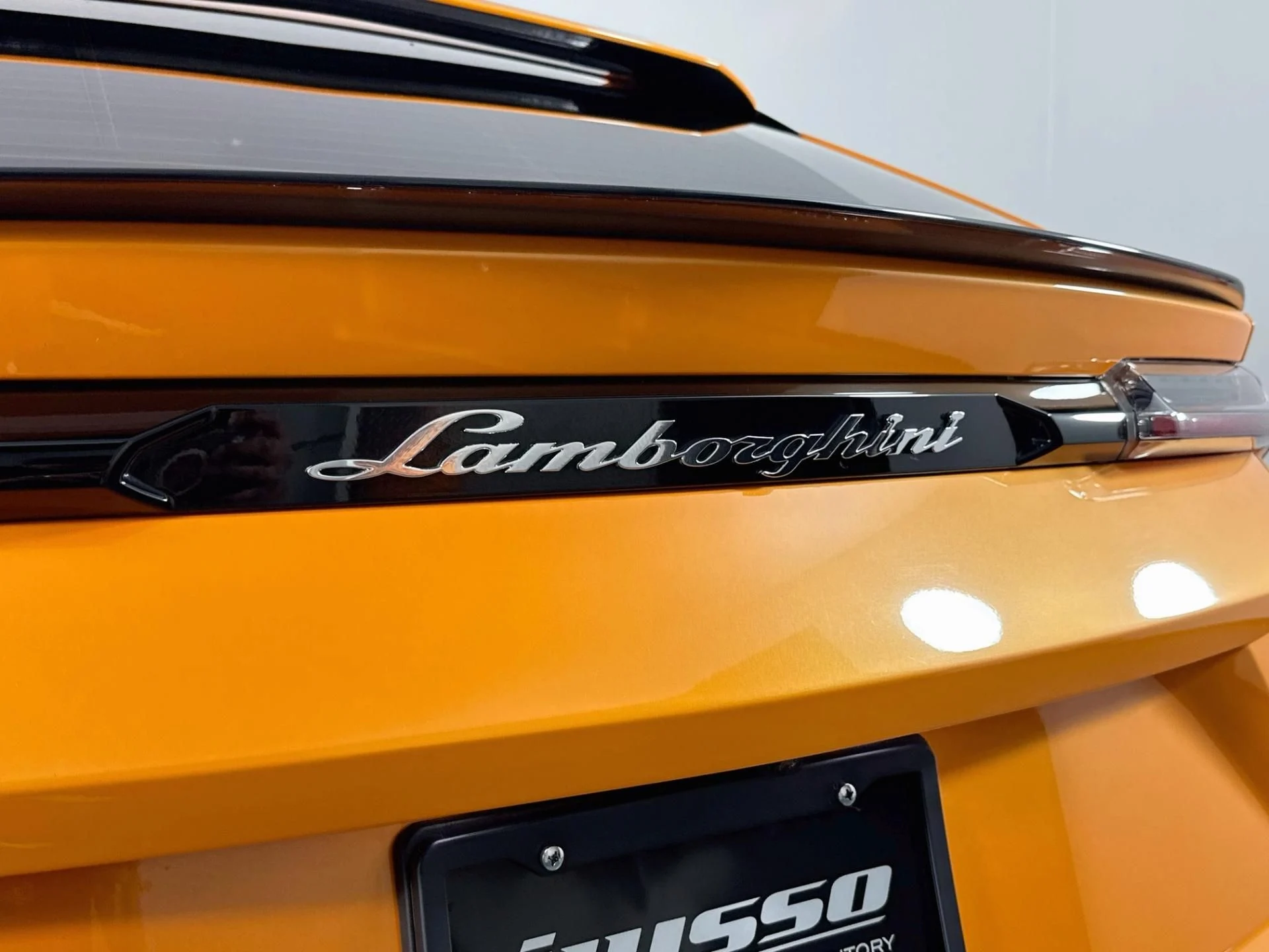 mph046_2575984415_Used_2022_Lamborghini_Urus_1790289785_123a9a2b84