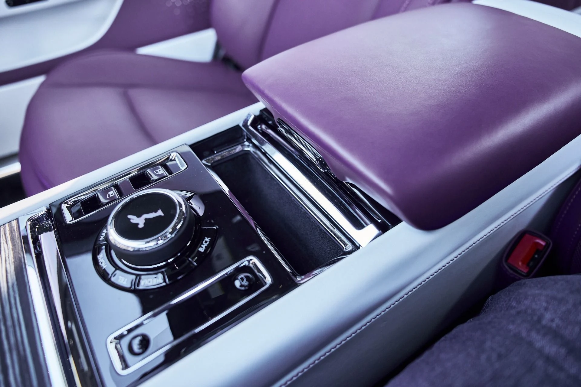 mph046_2581871575_Used_2024_Rolls_Royce_Spectre_Base_1771724483_d5ec8badb7