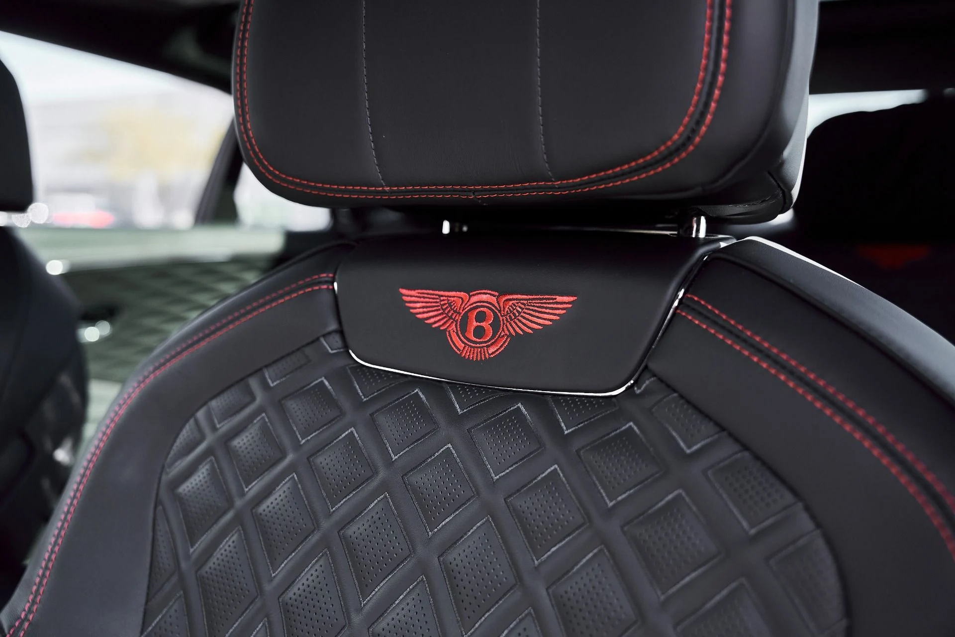 mph046_2592571088_Used_2023_Bentley_Flying_Spur_S_1770950682_327b50552e