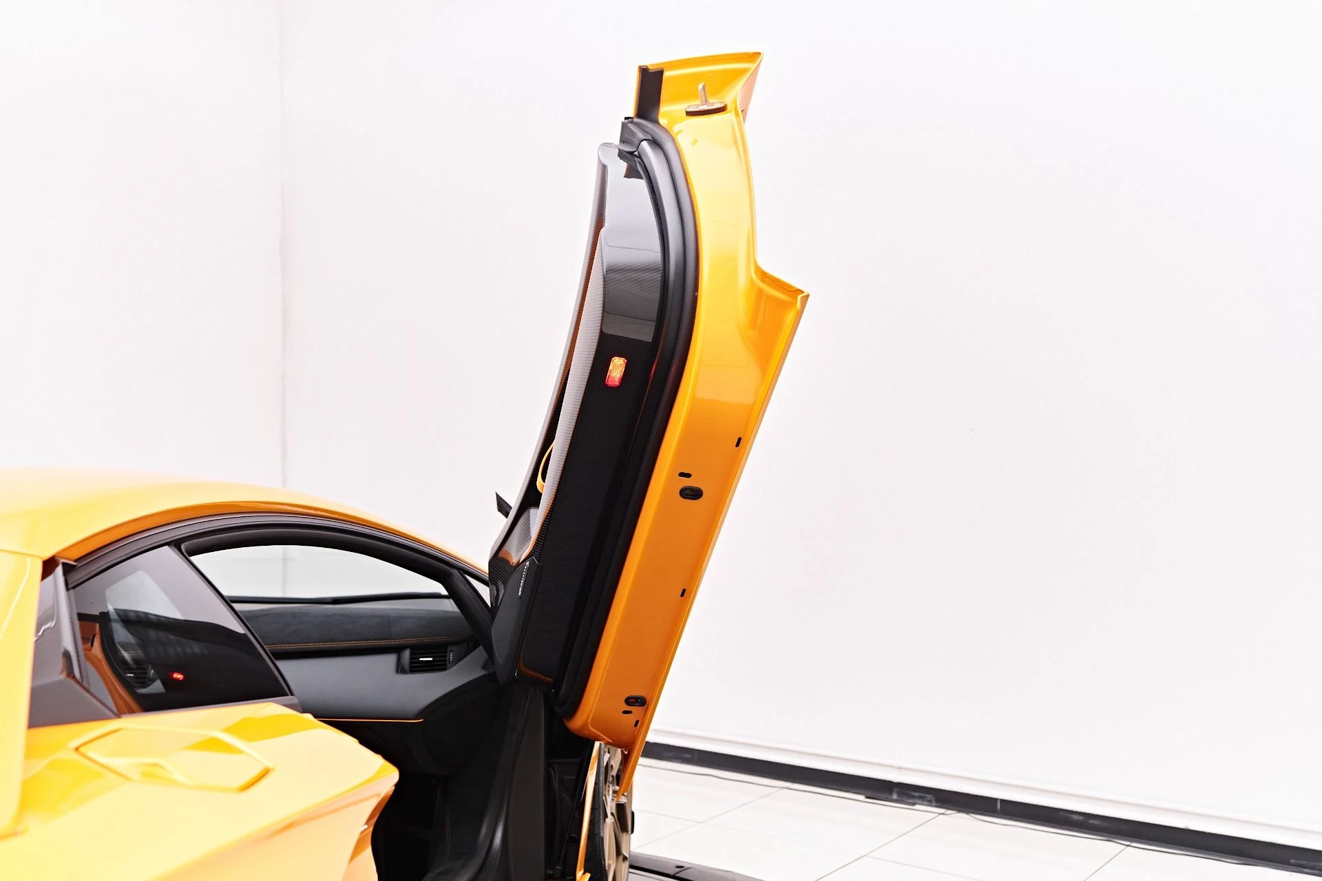 mph046_2605559434_Used_2021_Lamborghini_Aventador_SVJ_Base_1755224573_636a450df5