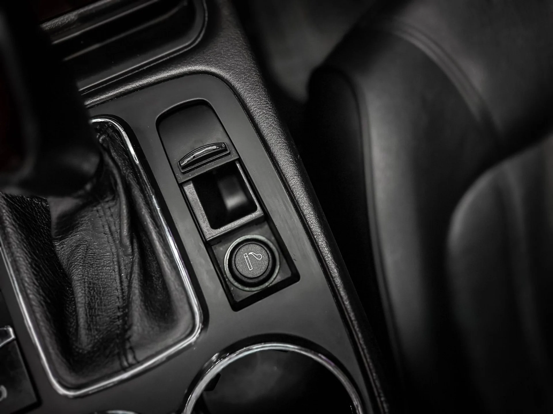 mph046_2613789594_36879351_04613_2011_maserati_quattroporte_025_d7ddb6ca81