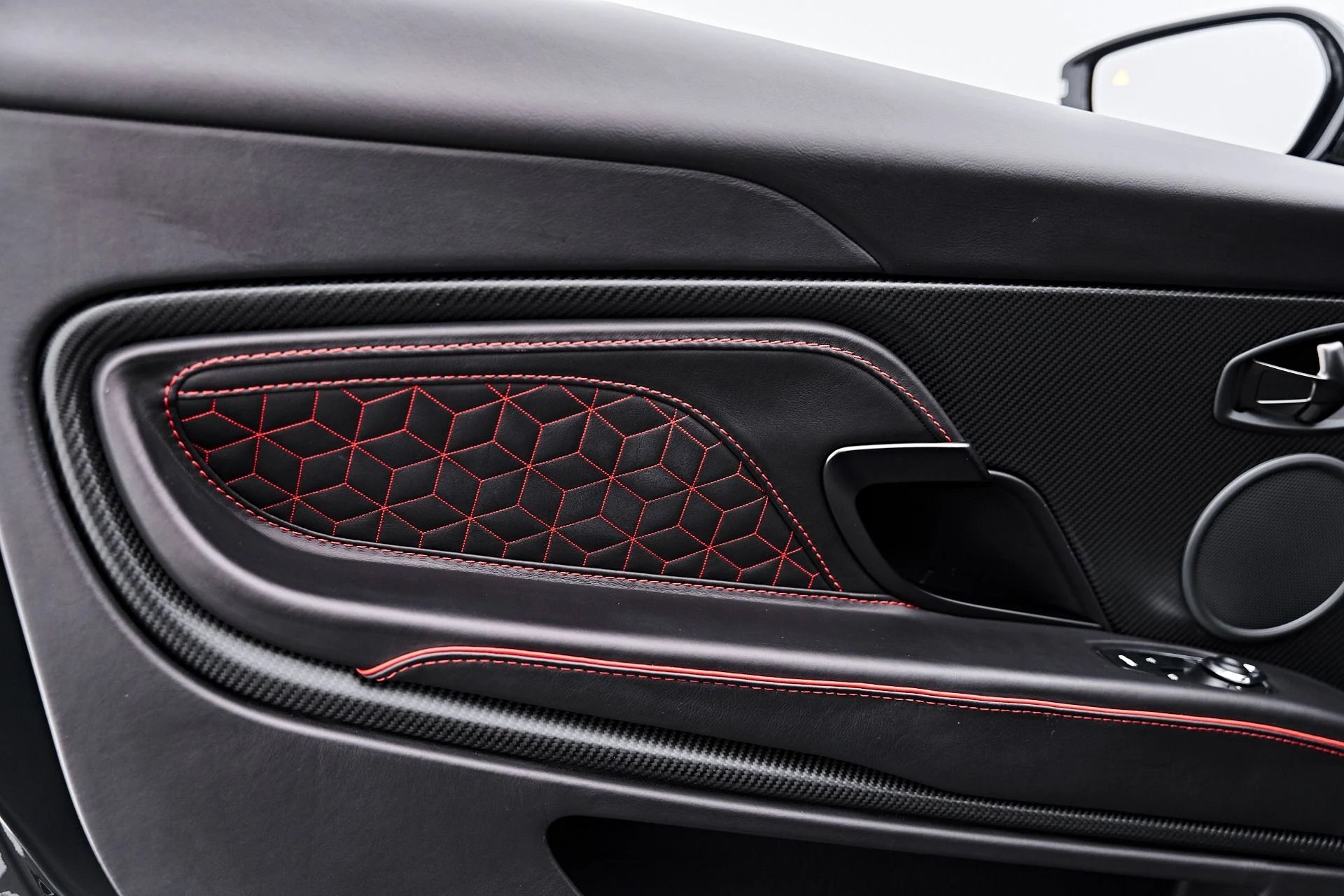 mph046_2614032450_Used_2019_Aston_Martin_DBS_Superleggera_1791337487_b783654aab