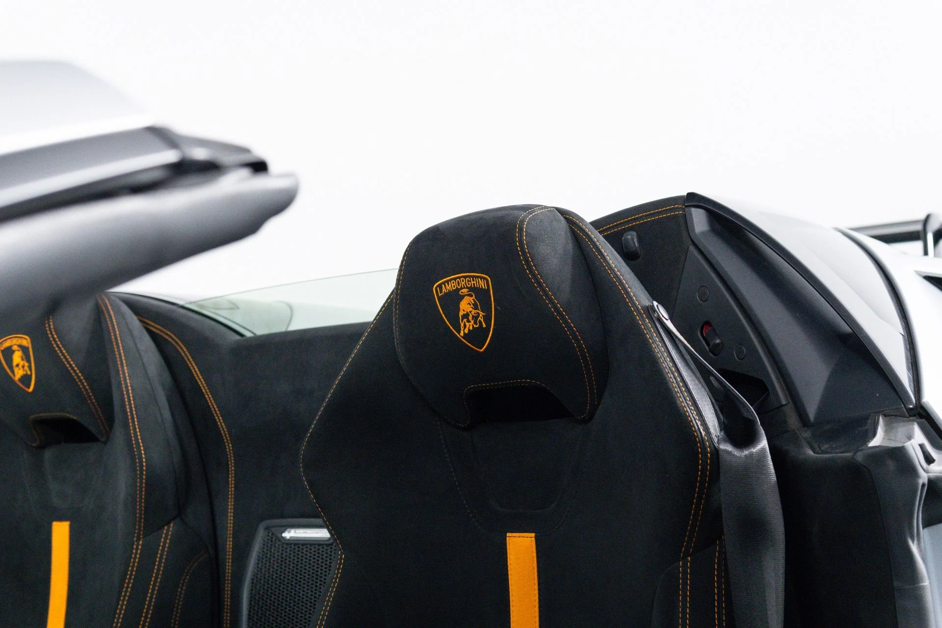 mph046_2622408242_Used_2018_Lamborghini_Huracan_Performante_Spyder_1781732323_52f98aa3ea