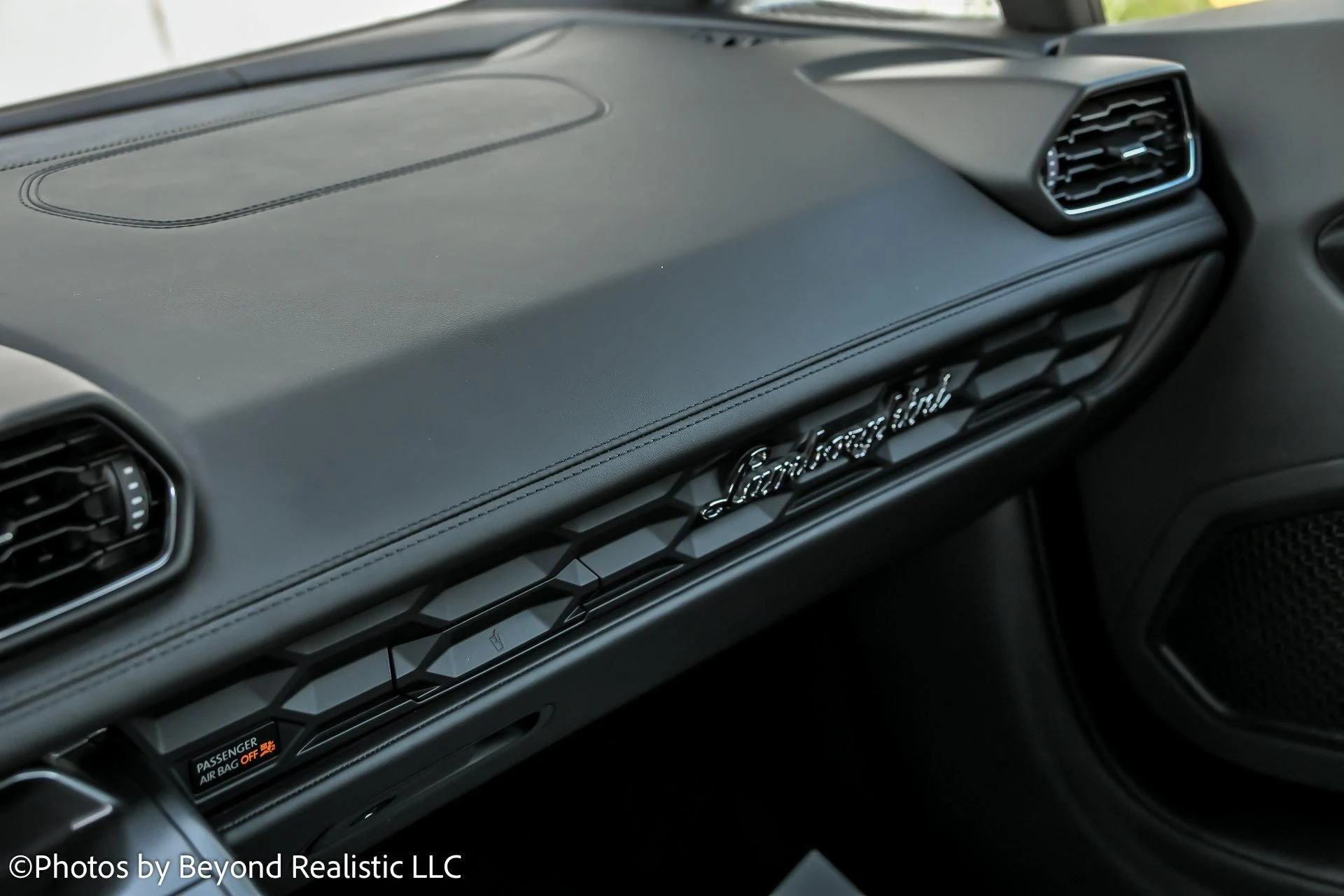 mph046_2643324593_Used_2019_Lamborghini_Huracan_Spyder_LP_580_2_1759241363_d292431606