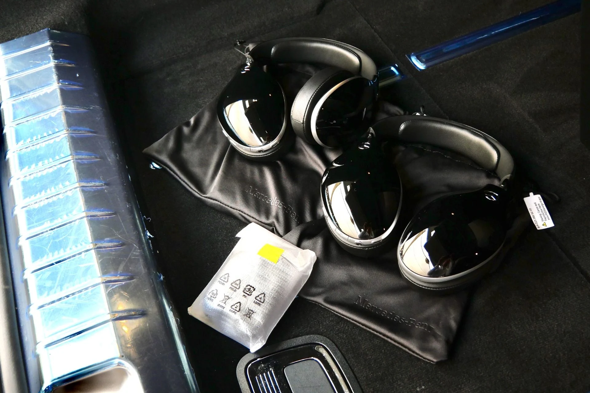 mph046_2644822168_Used_2024_Mercedes_Benz_Maybach_GLS_600_4_MATIC_Factory_Two_Tone_paint_Polished_Wheels_Loaded_1774374618_1c6b1952c0