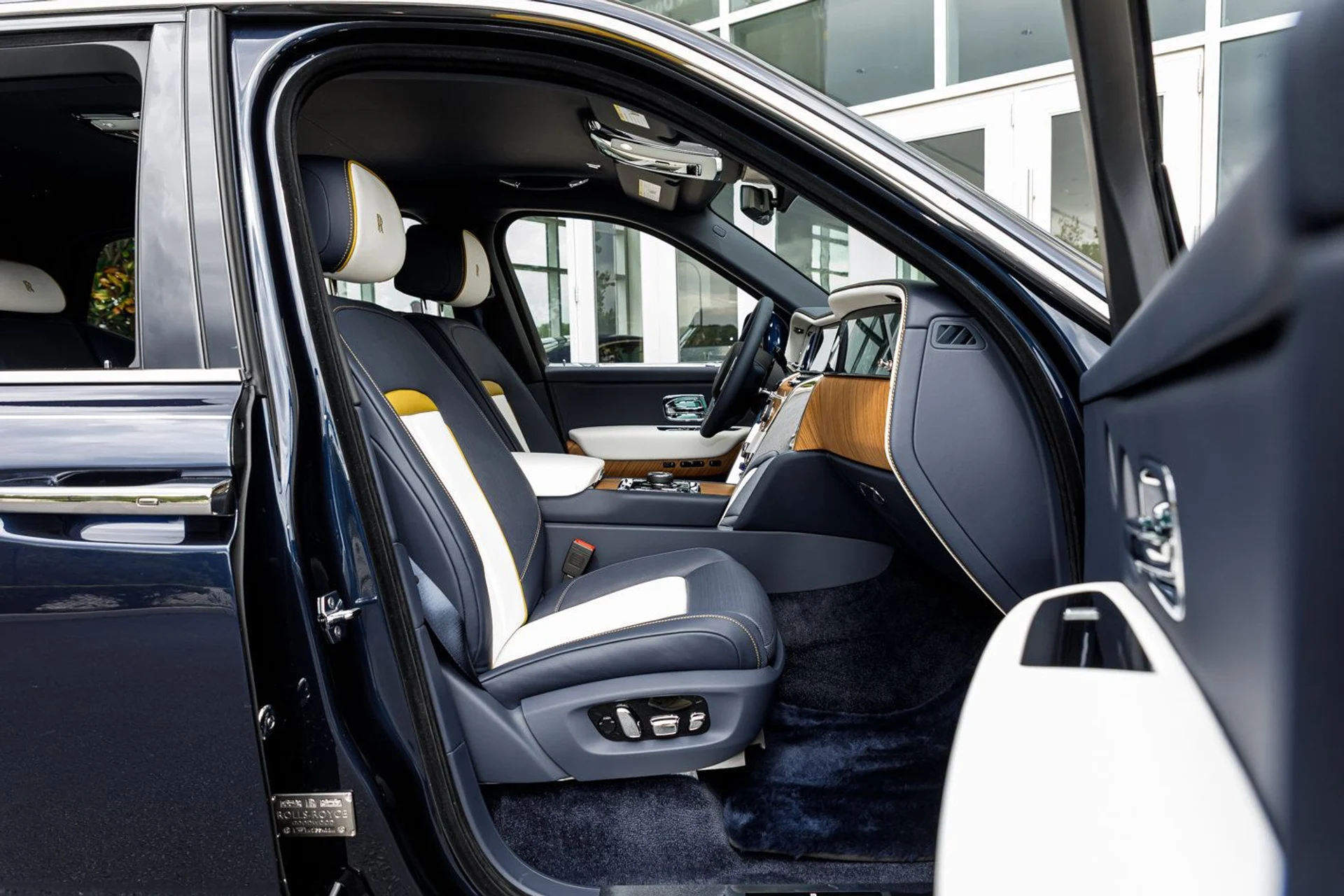 mph046_2646624259_94b9a68774d41b09ca59a98d02de320cx_f358f714af