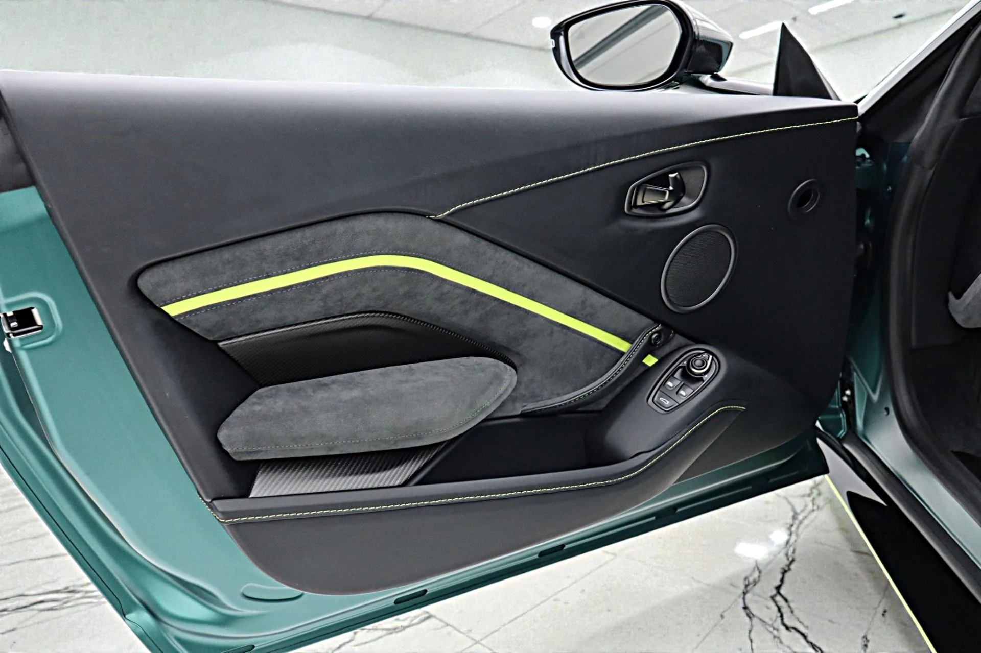 mph046_2652860477_Used_2023_Aston_Martin_Vantage_F1_EDITION_324f99fca9