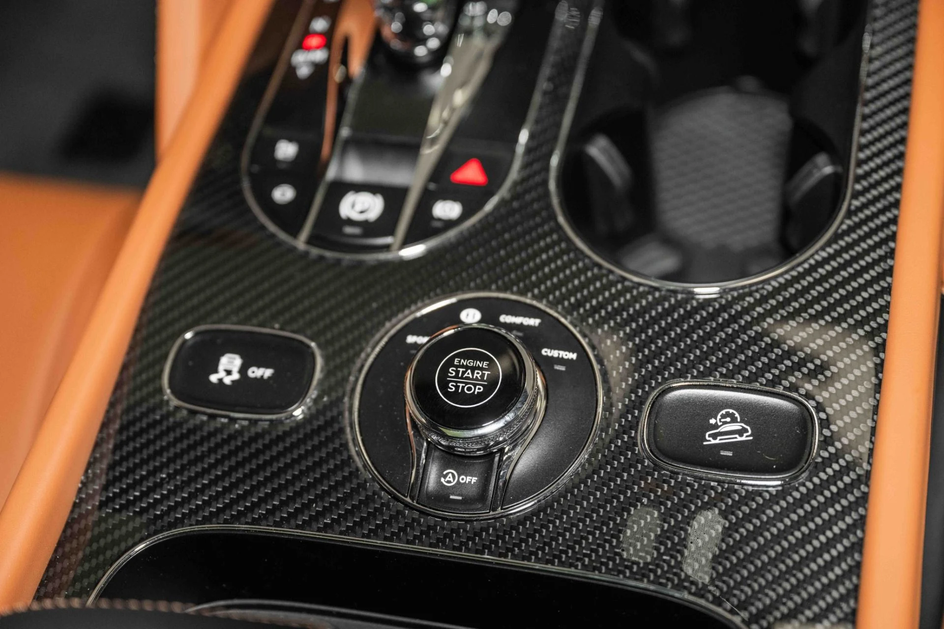 mph046_2696784262_Used_2024_Bentley_Bentayga_EWB_Azure_V8_1718899287_ea80bca0da