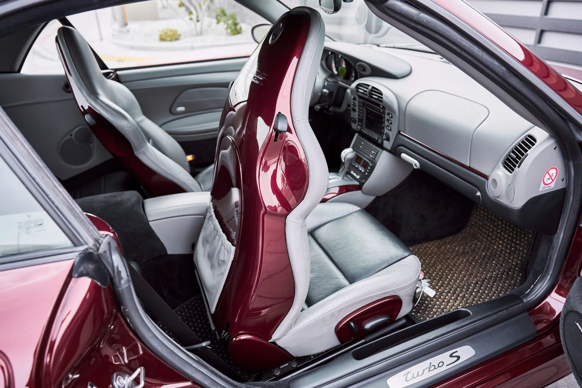 mph046_2716410613_Used_2005_Porsche_911_Turbo_S_1770864441_e66670f5ac