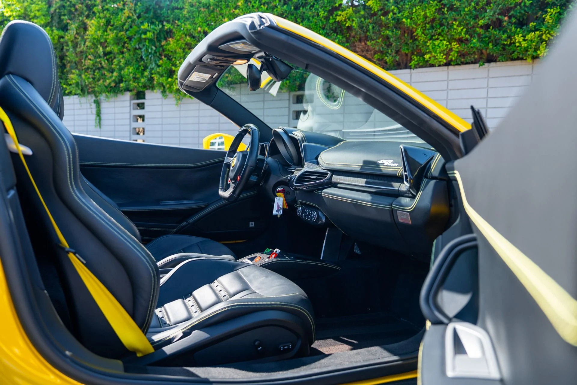 mph046_2725194652_Used_2012_Ferrari_458_Spider_1762304577_4d9c05371e