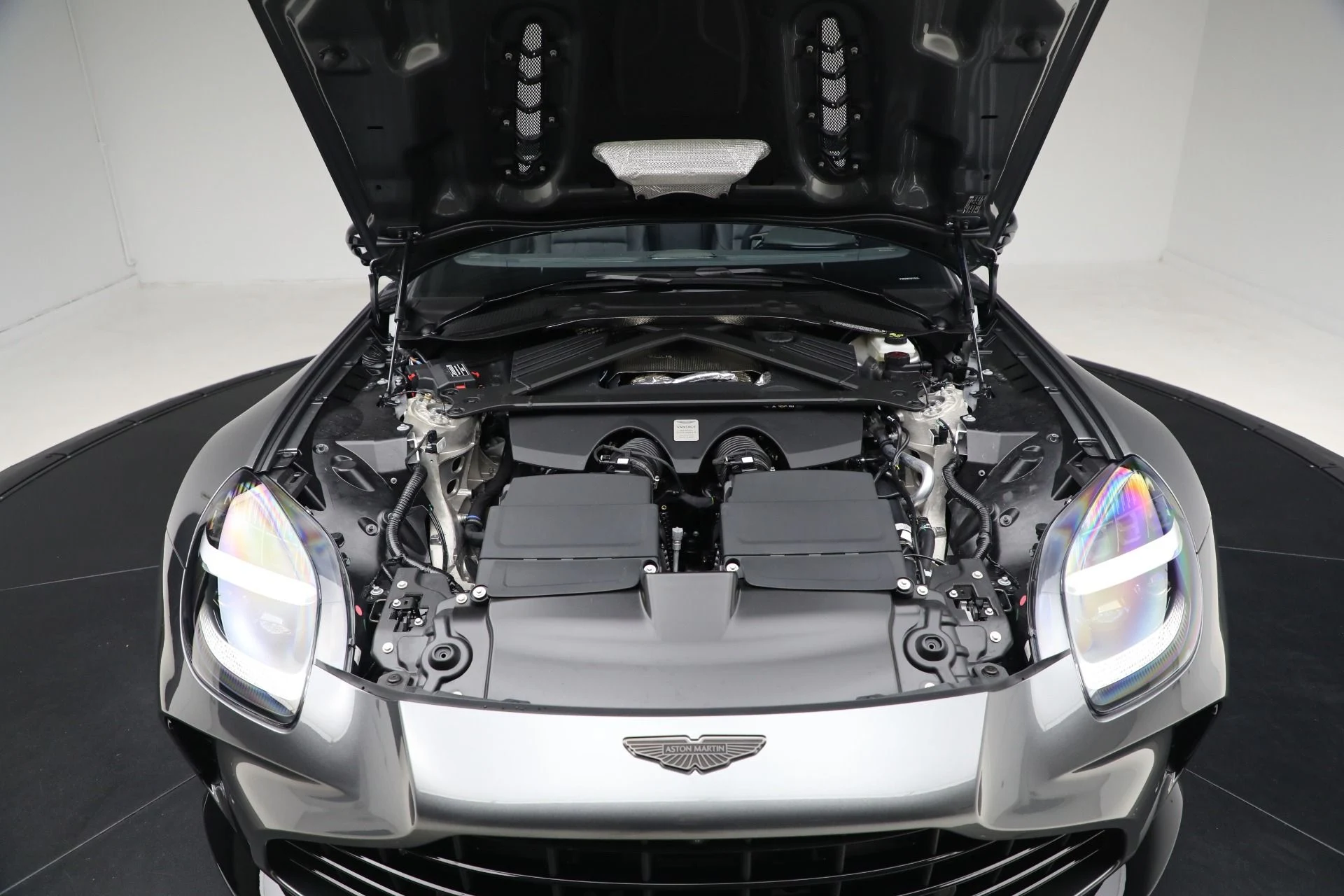 mph046_276492254_New_2026_Aston_Martin_Vantage_Roadster_8642987dbb