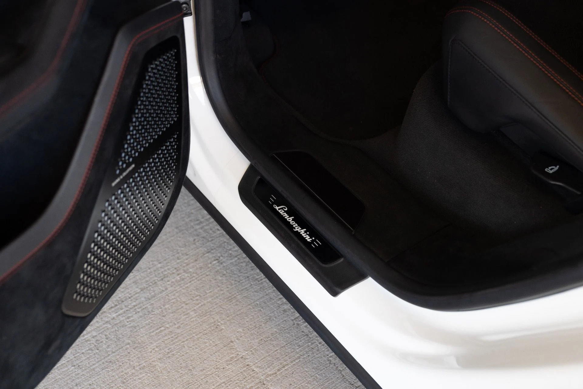 mph046_2772131232_Used_2023_Lamborghini_Urus_Performante_1778699369_d231567140