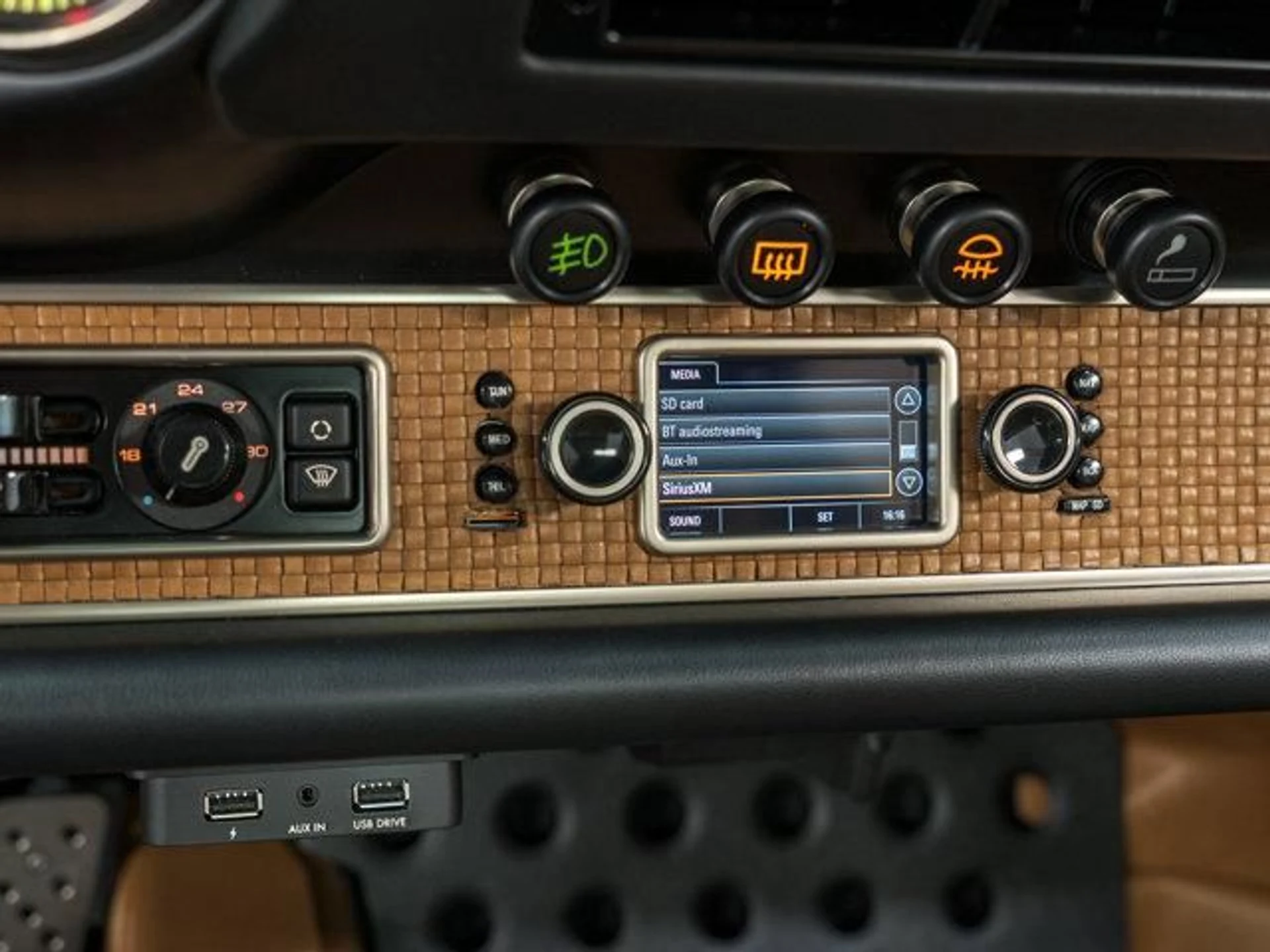 mph046_2779835860_y7_ZTZ_Btl21_B1_Io_Hxi_P1_Qf_N_Fnv2_U_ff154f1c79