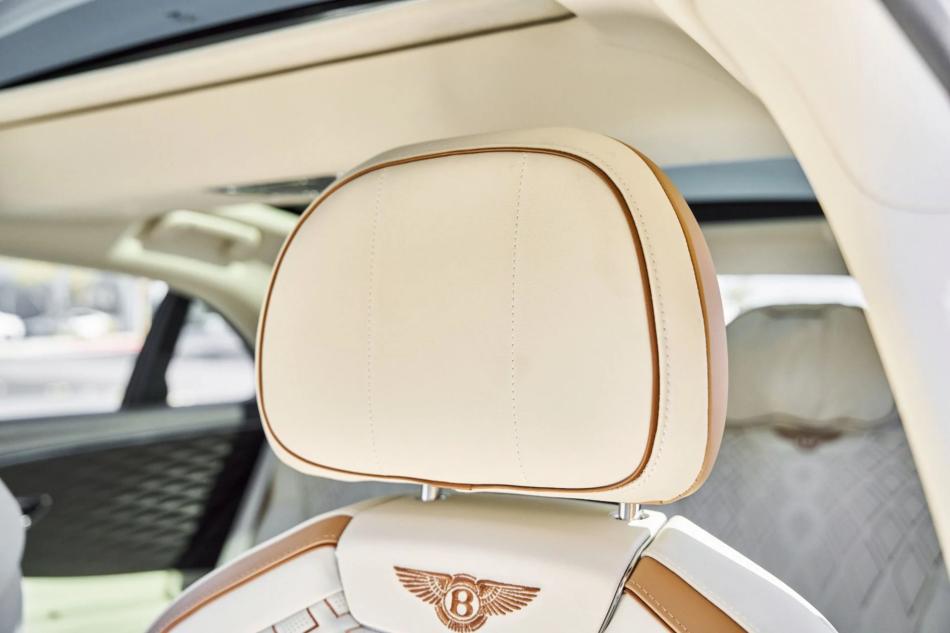 mph046_2780232908_Used_2023_Bentley_Flying_Spur_Hybrid_Odyssean_Edition_1770692488_b51adaef8b