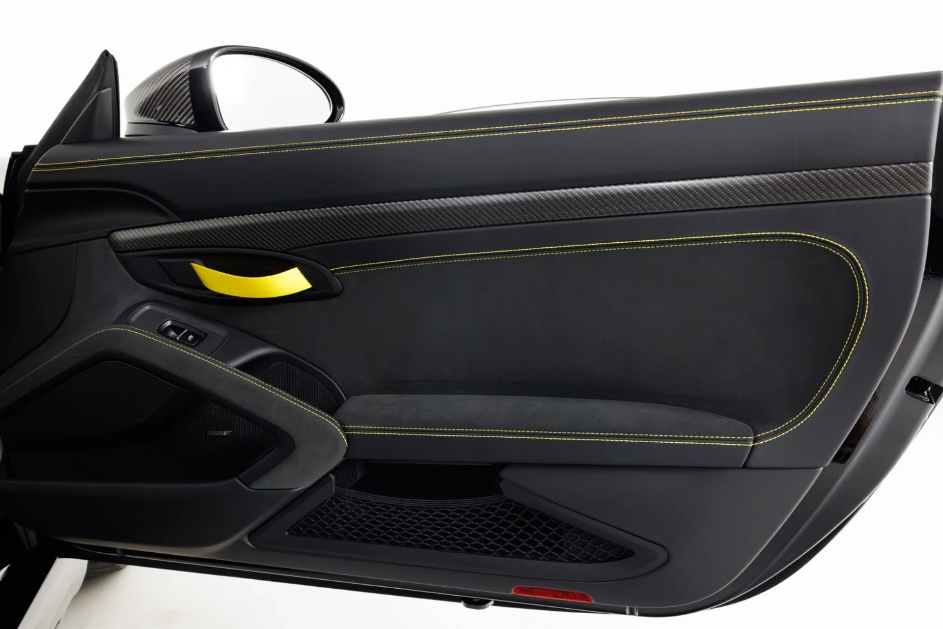 mph046_2803543600_Used_2025_Porsche_718_Cayman_GT_4_RS_1774365226_ca96885435