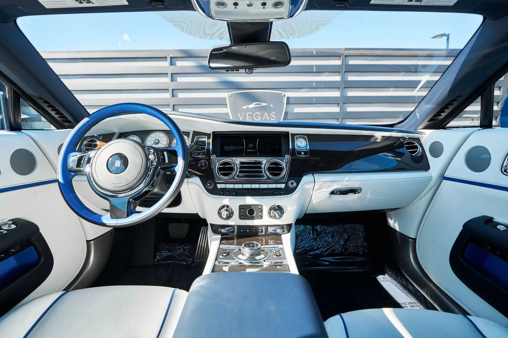 mph046_2808237675_Used_2020_Rolls_Royce_Wraith_Base_1762567777_478ee98908