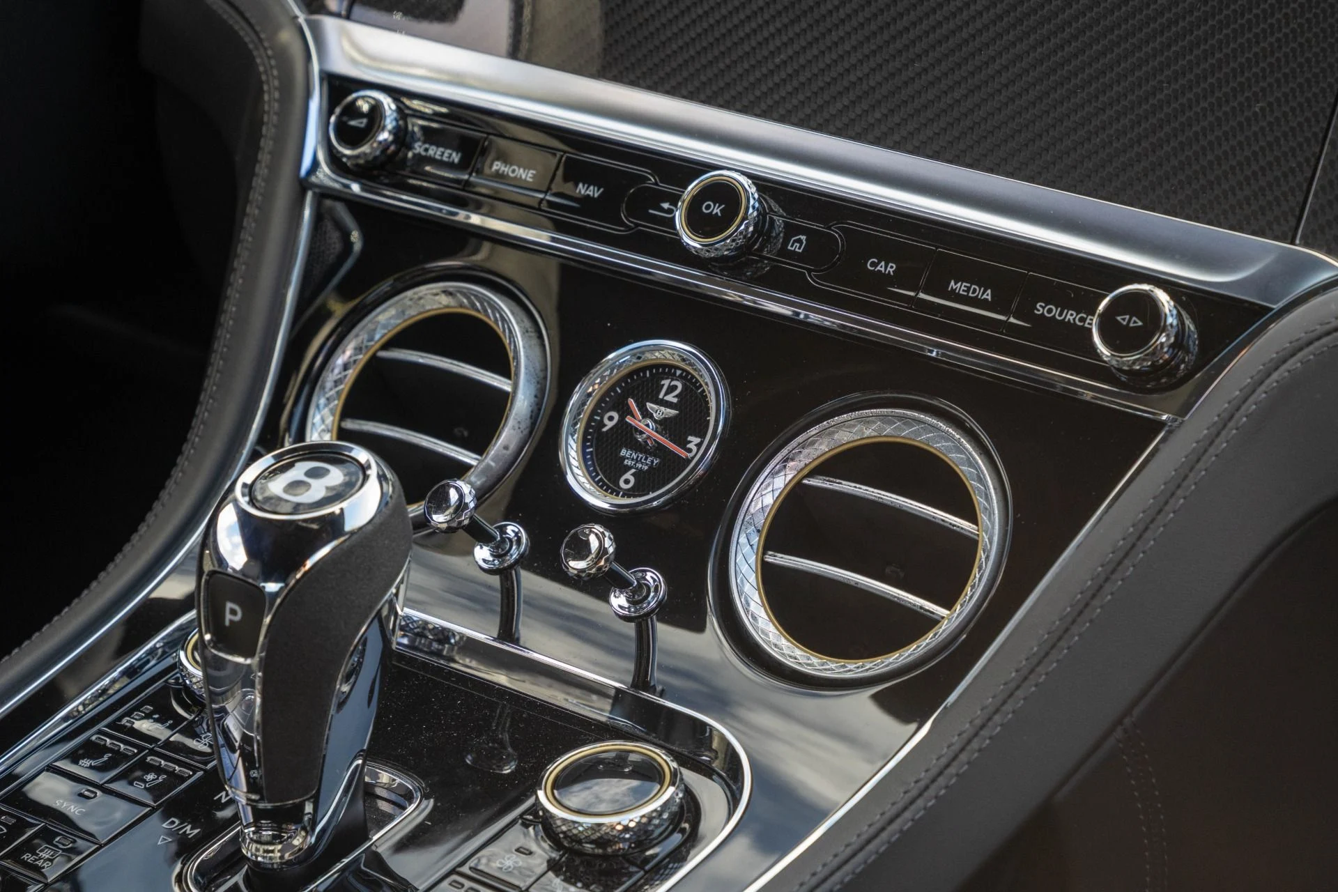 mph046_2827950400_Used_2020_Bentley_Continental_1_of_5_Pikes_Peak_Edition_GT_1761756018_9f9c194386