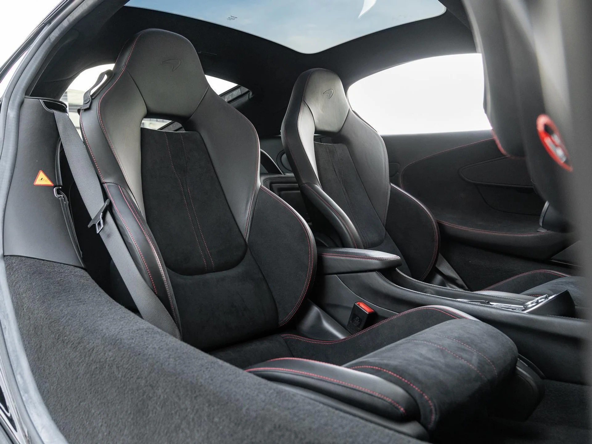 mph046_287338021_Used_2018_Mc_Laren_570_GT_1768385508_bcf5209852